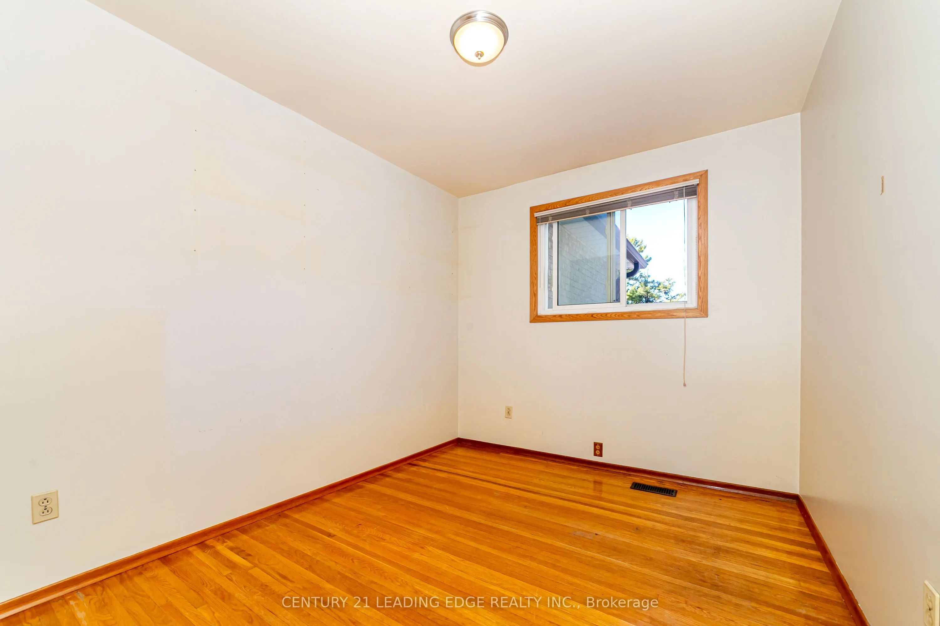 815 DOUGLAS Avenue