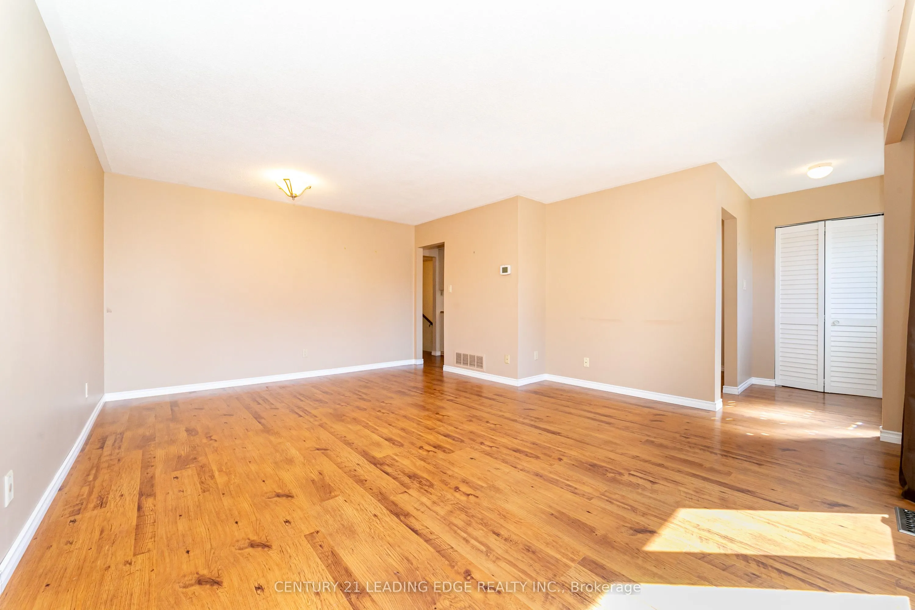 815 DOUGLAS Avenue