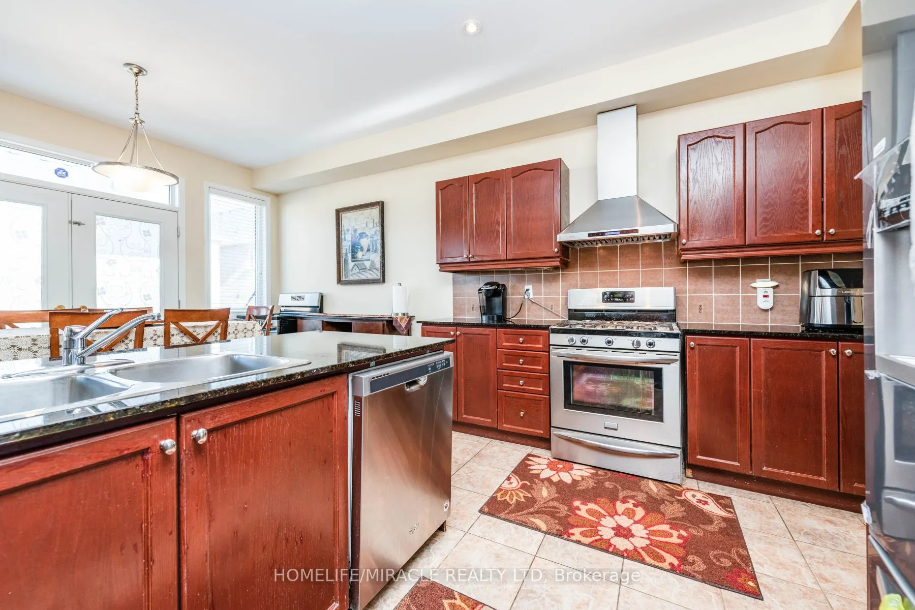 8 Solway Crescent