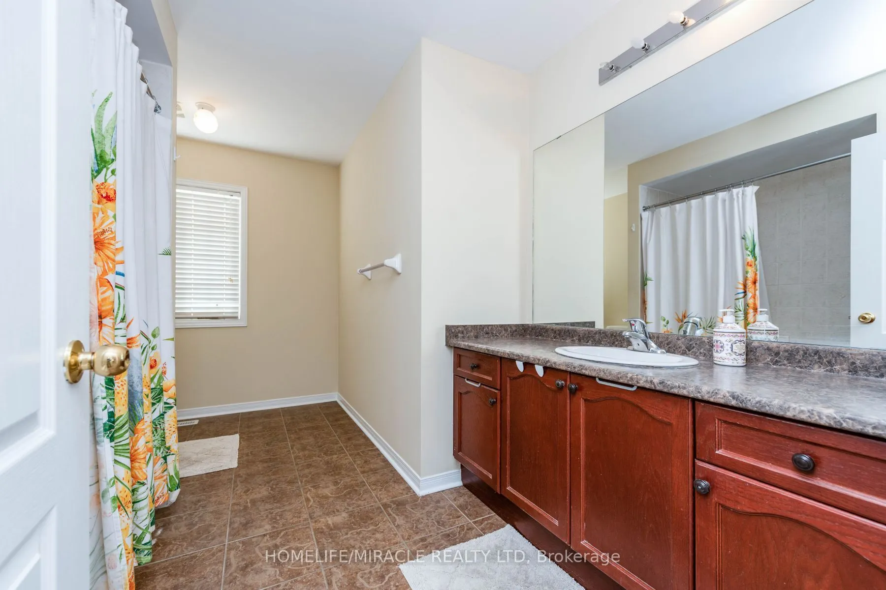 8 Solway Crescent