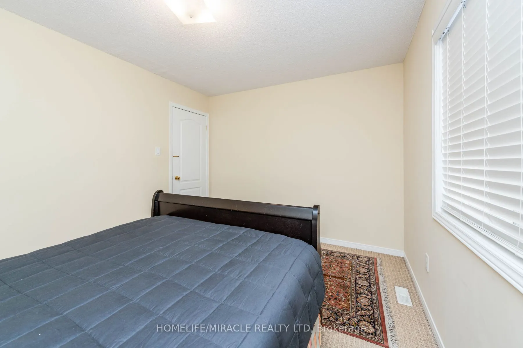 8 Solway Crescent
