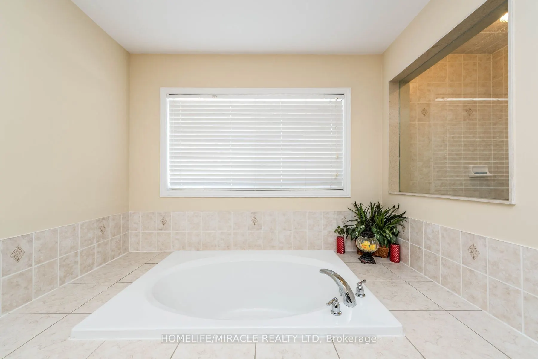 8 Solway Crescent