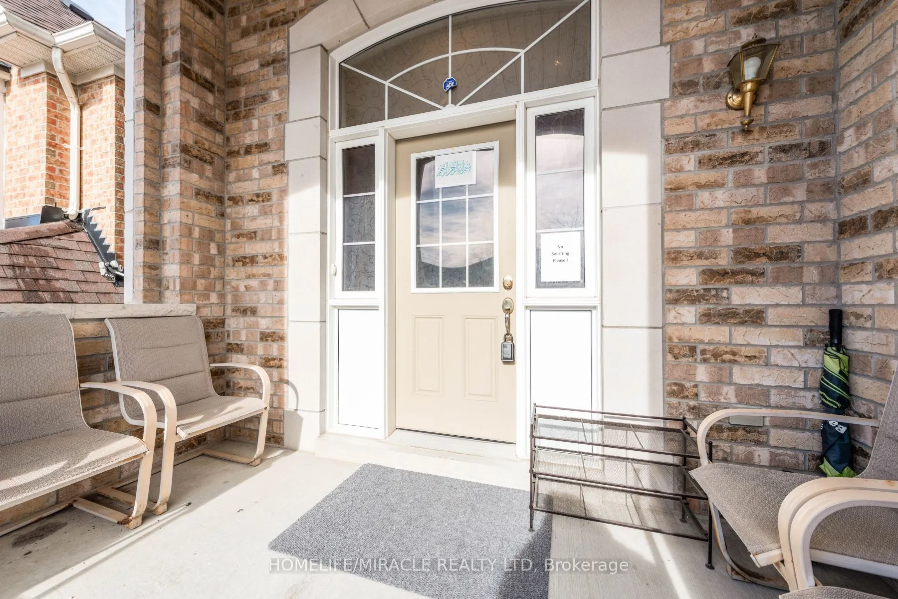 8 Solway Crescent