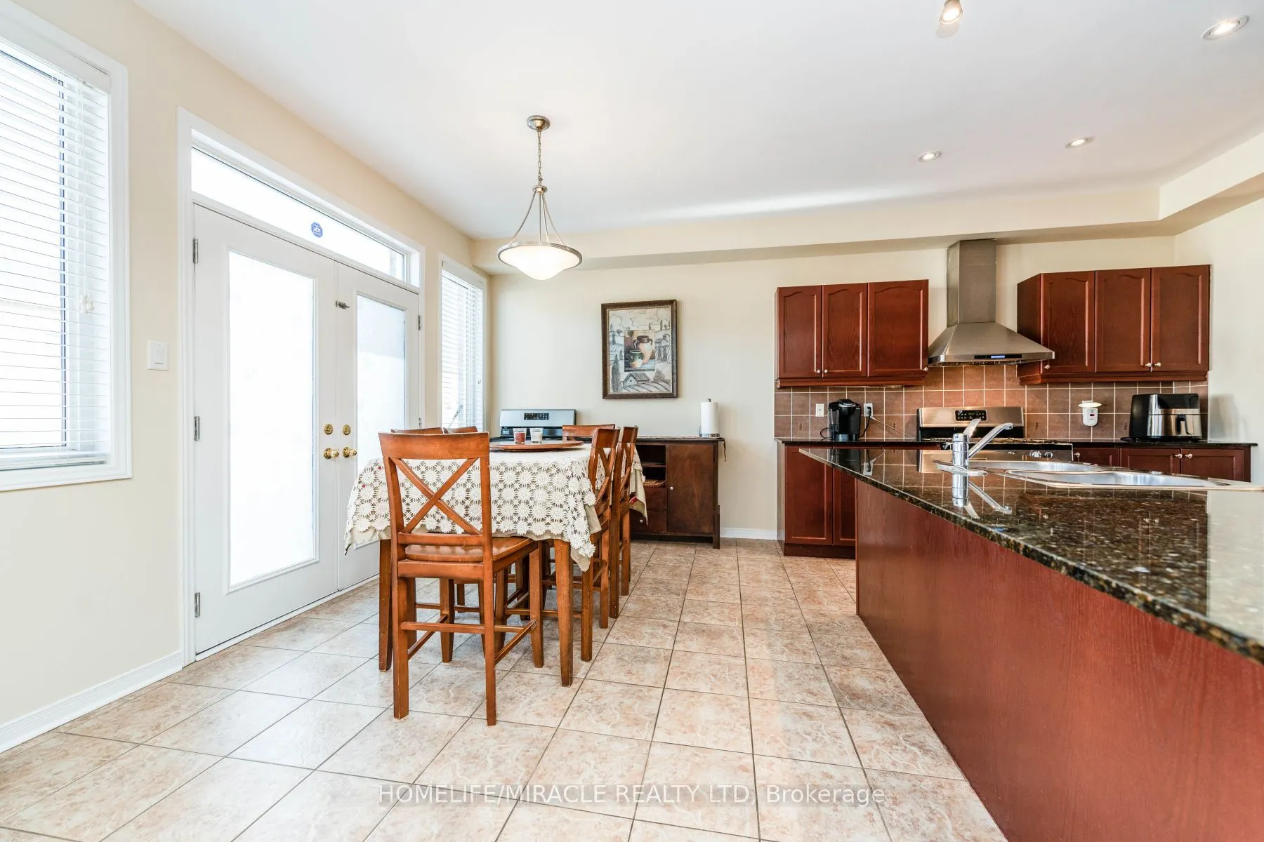 8 Solway Crescent