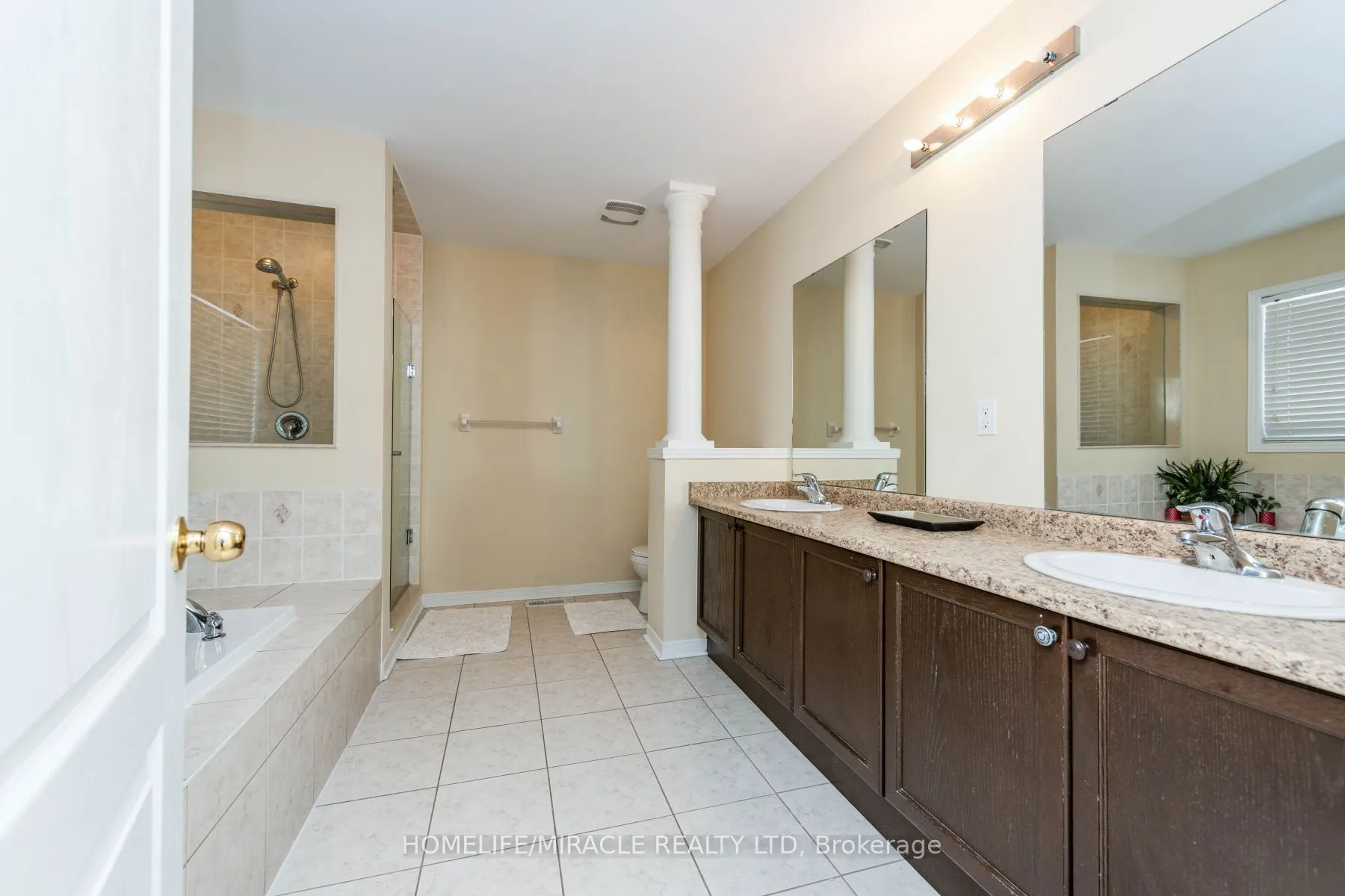 8 Solway Crescent