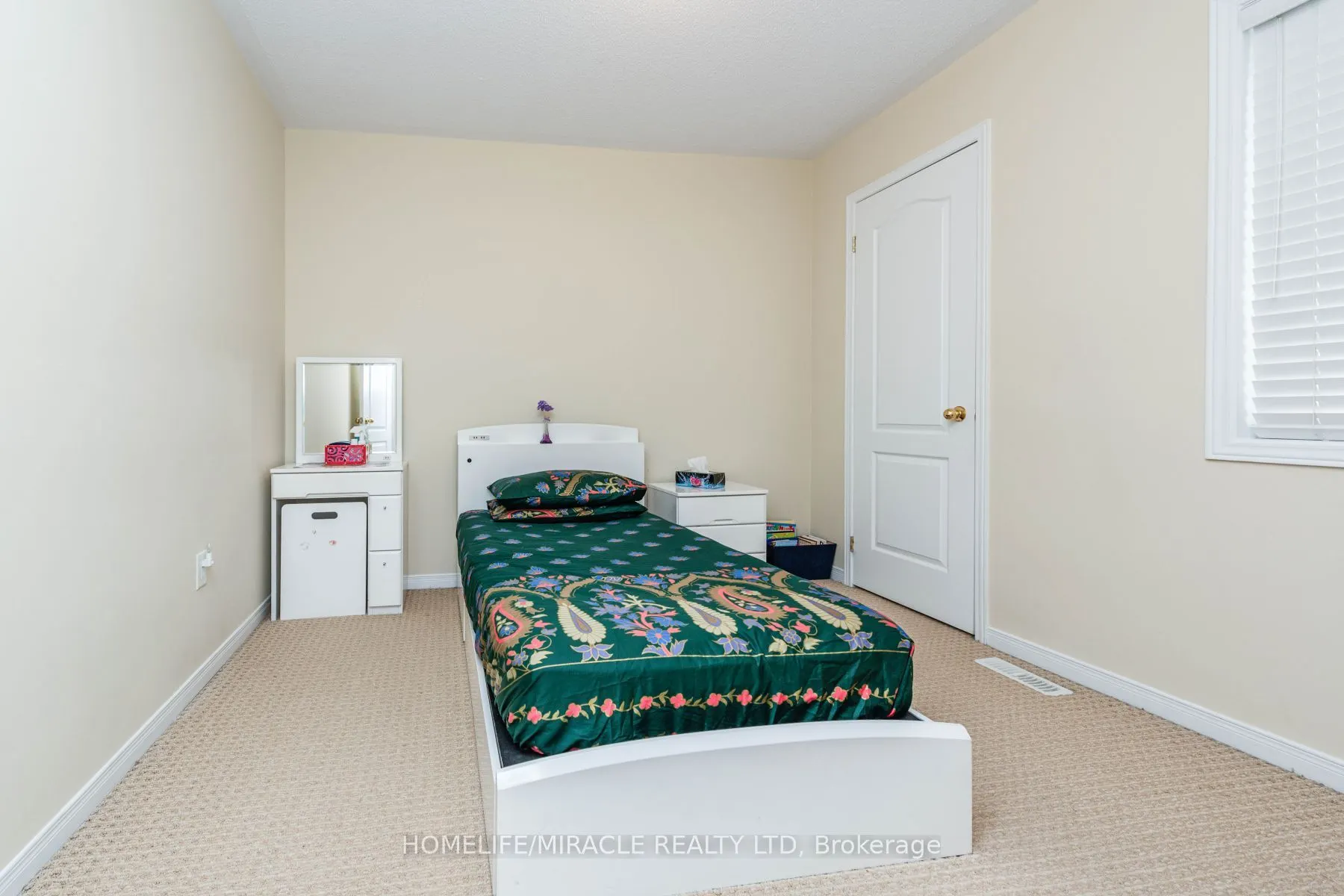 8 Solway Crescent