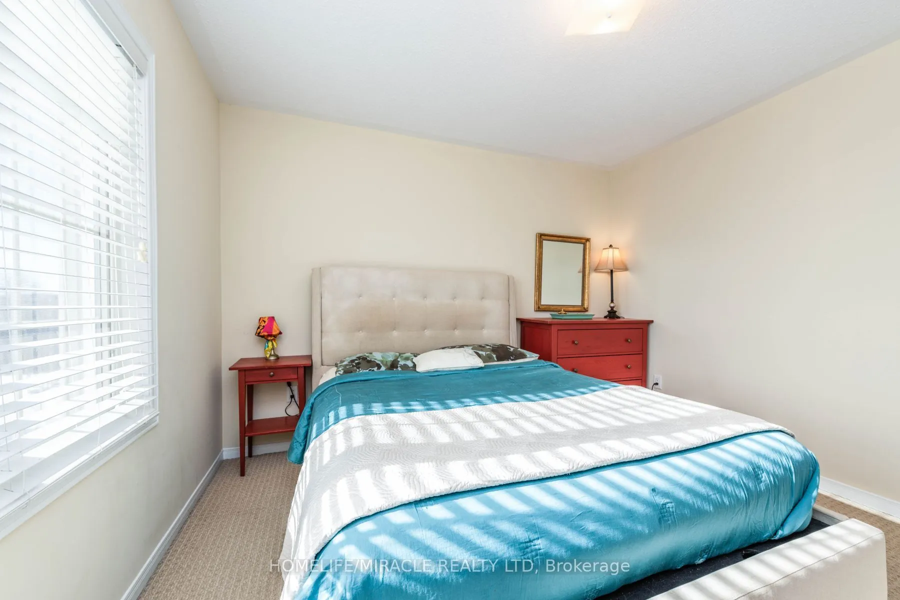 8 Solway Crescent