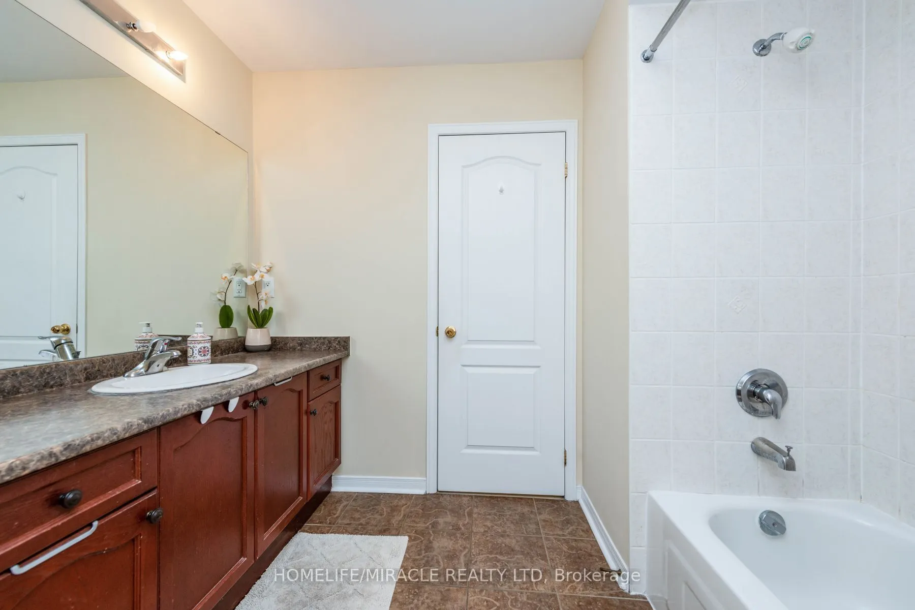 8 Solway Crescent