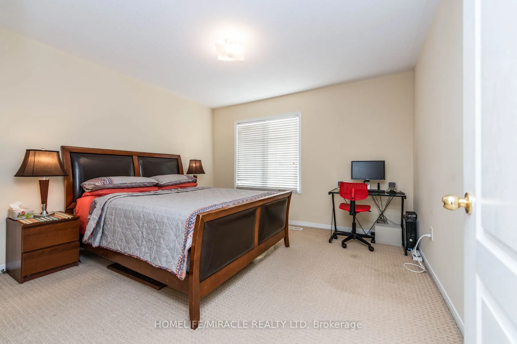 8 Solway Crescent