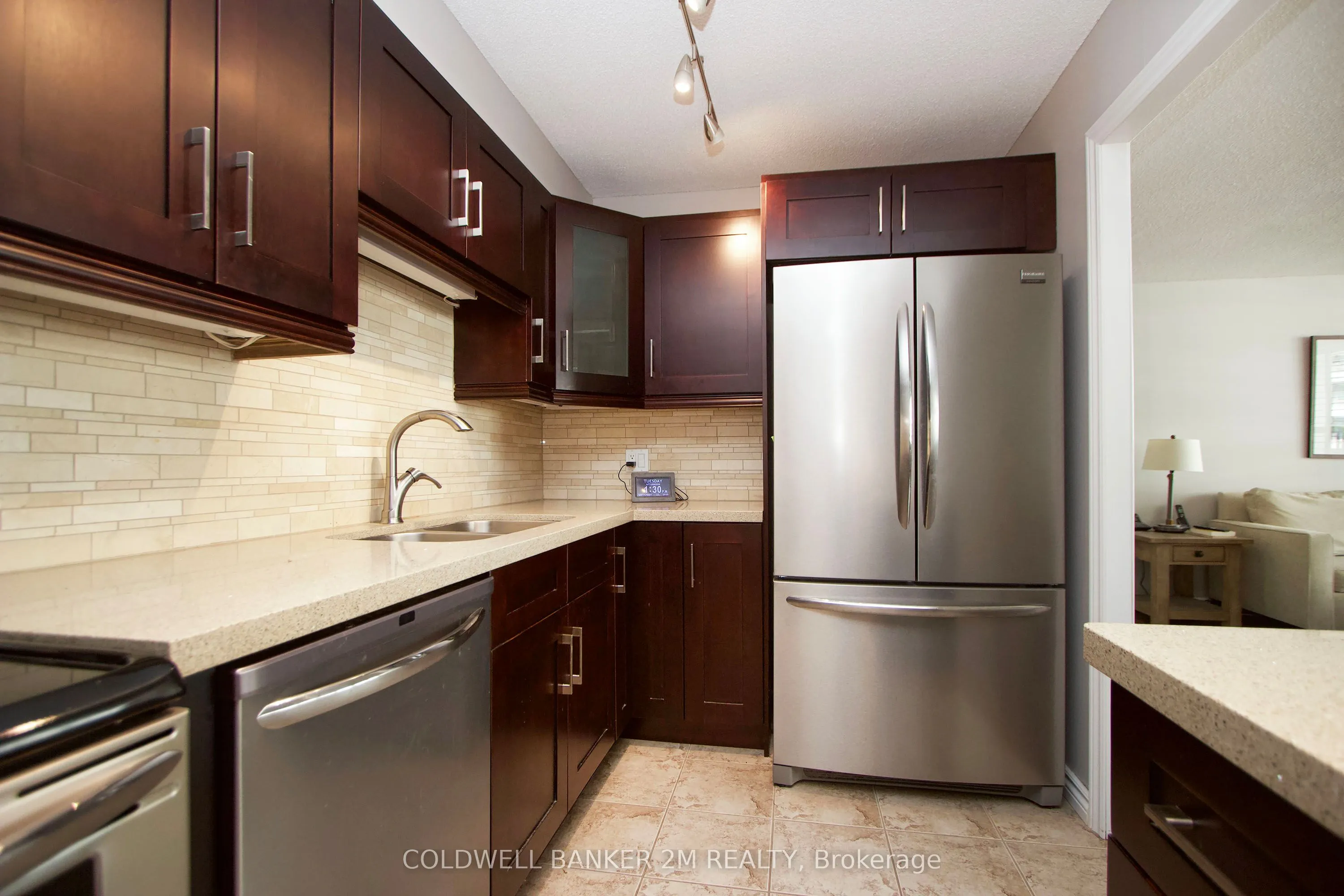 50 Richmond Street E, #518