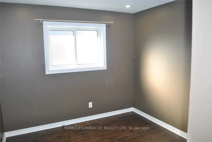 57 Iroquois Avenue