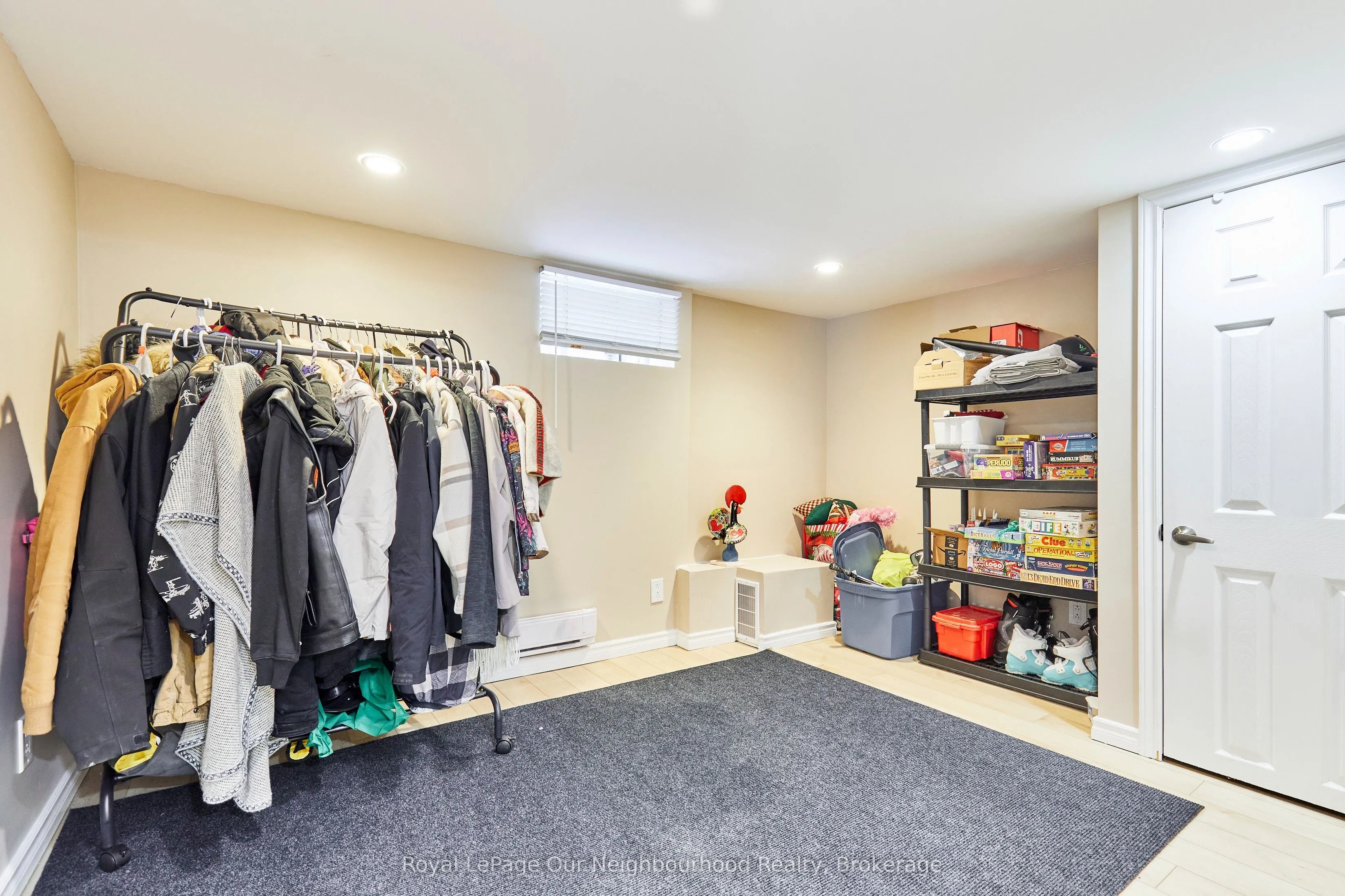 738 Simcoe Street N