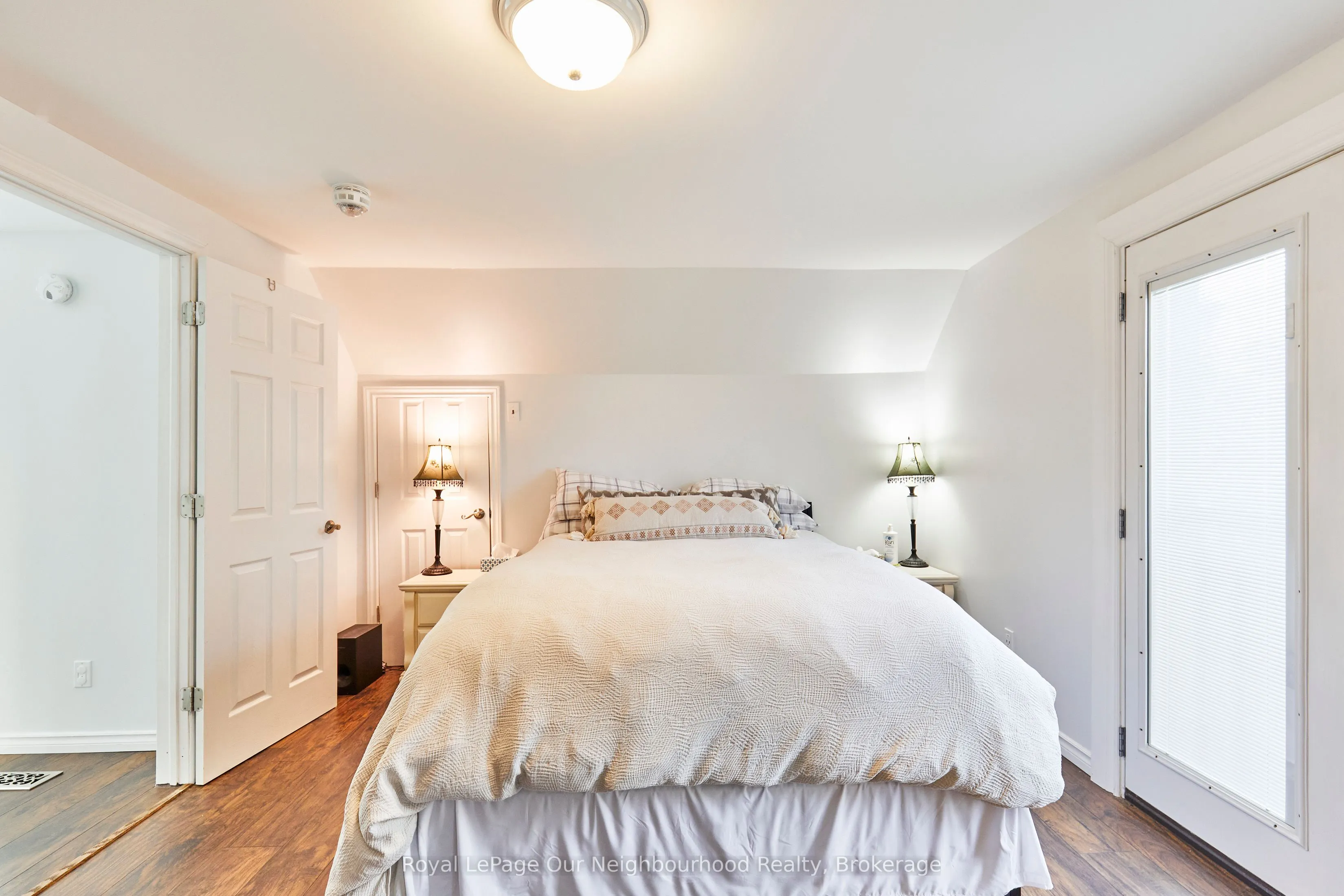 738 Simcoe Street N