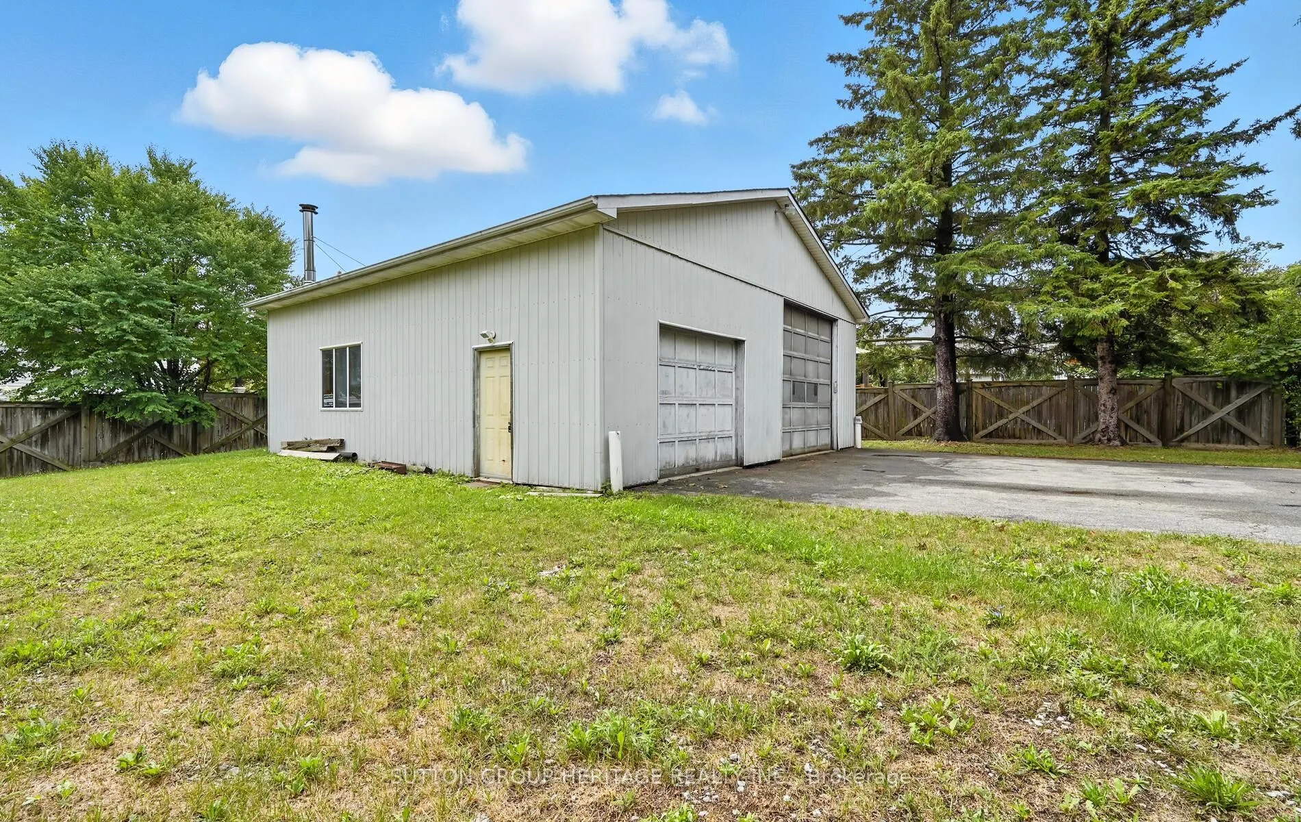405 Columbus Road W