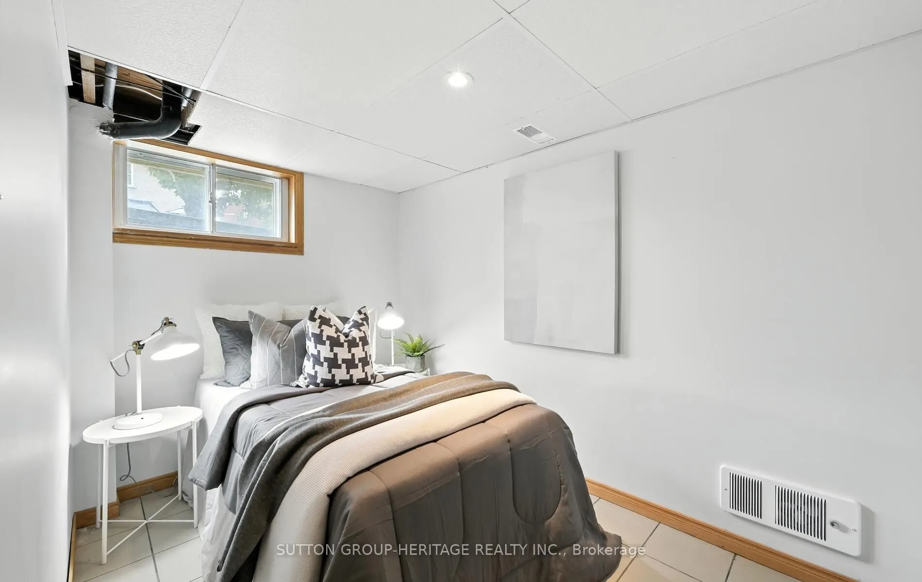 405 Columbus Road W