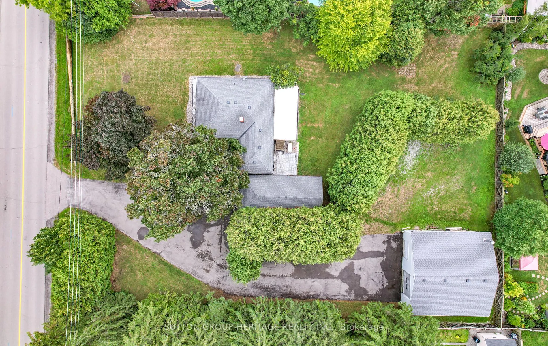405 Columbus Road W