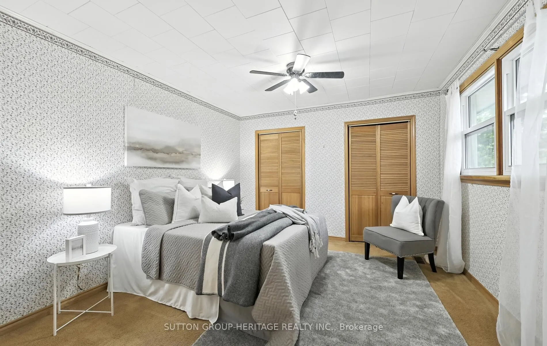 405 Columbus Road W