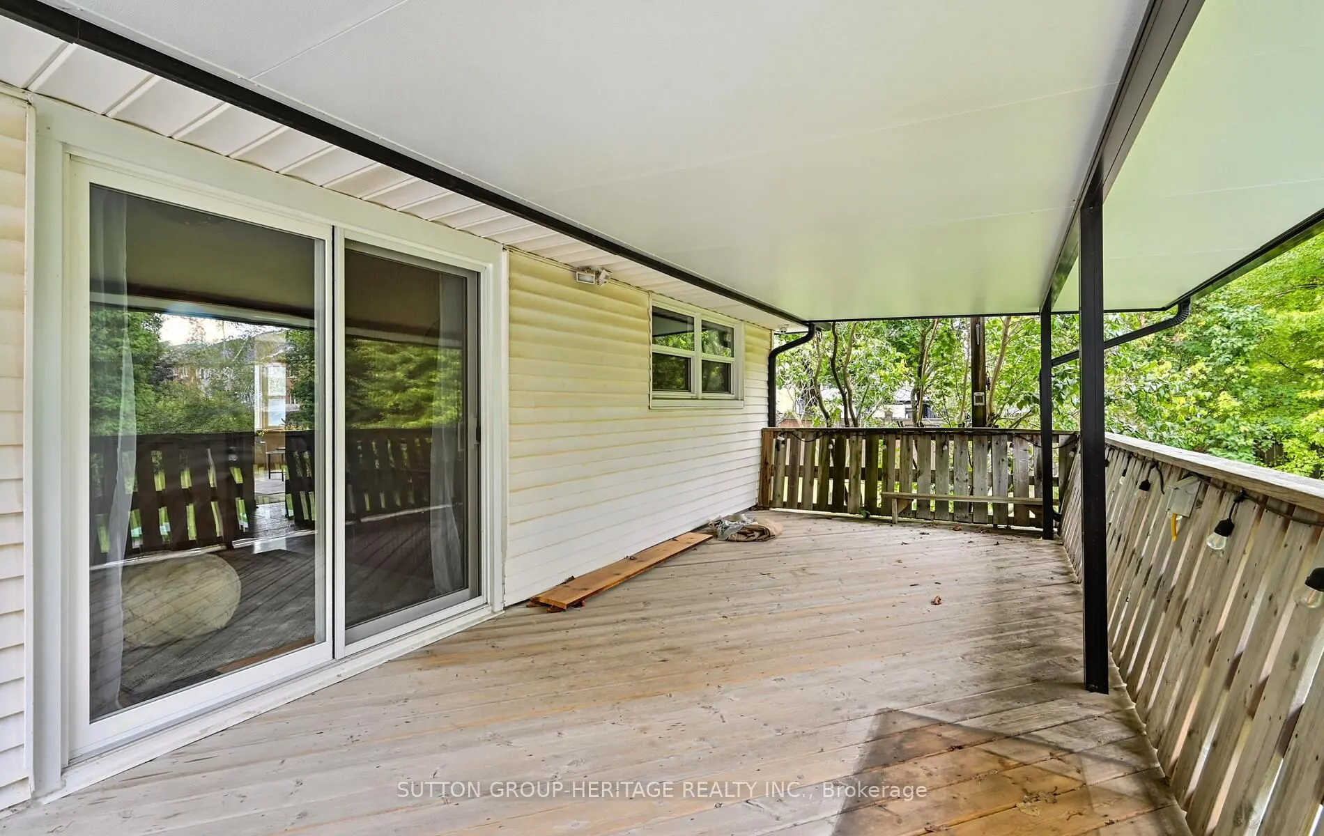 405 Columbus Road W