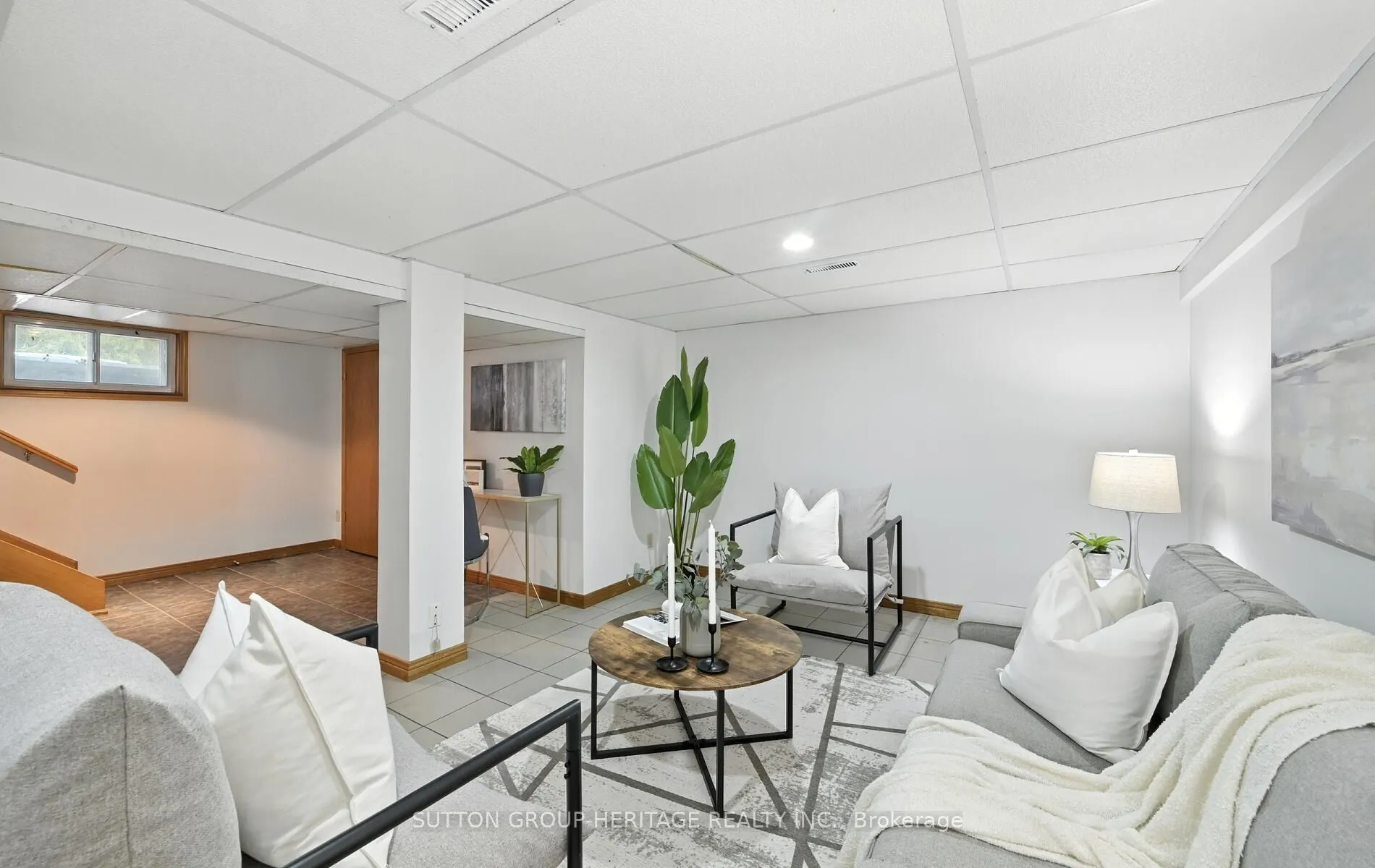 405 Columbus Road W