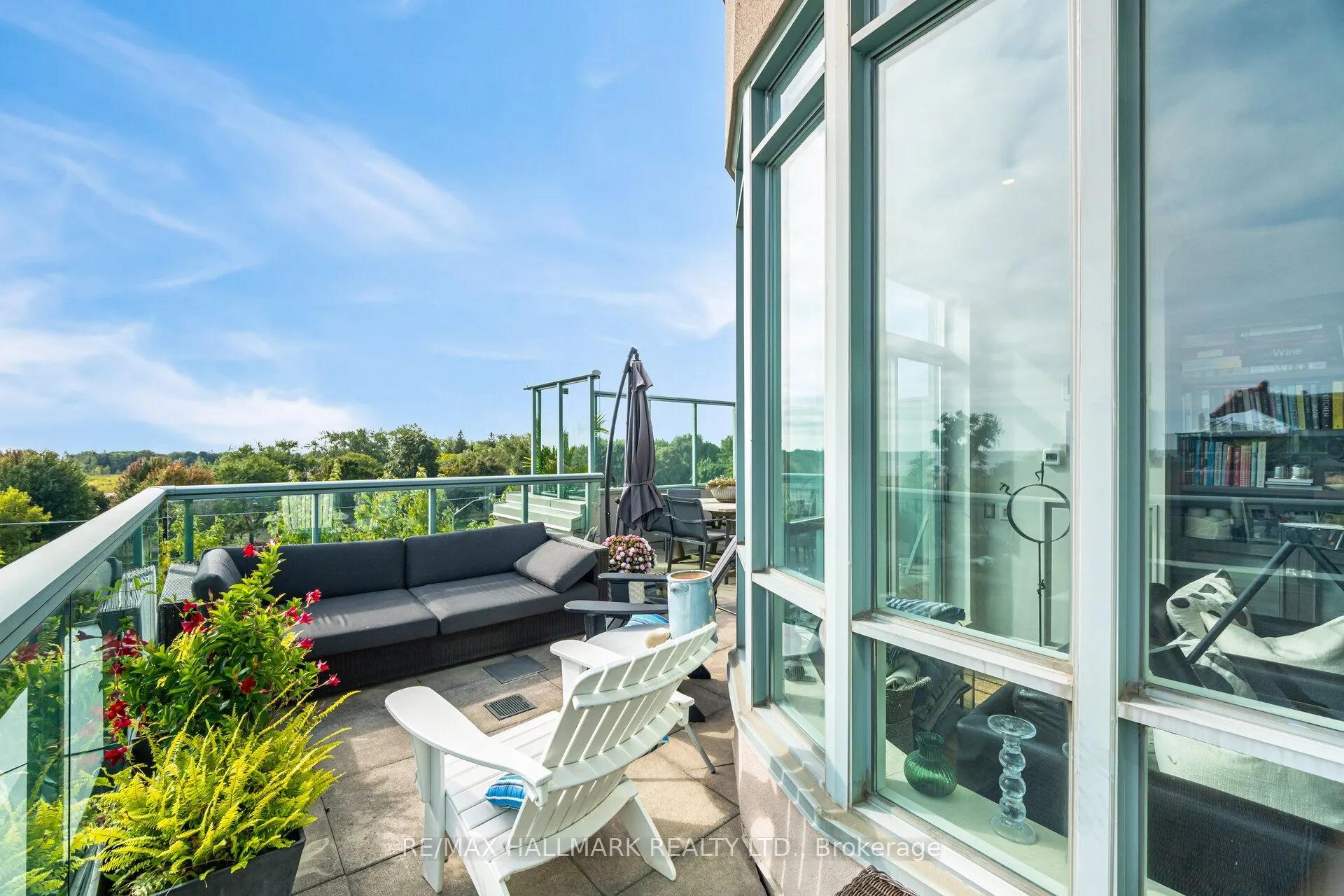 9 Boardwalk Drive, #PH5