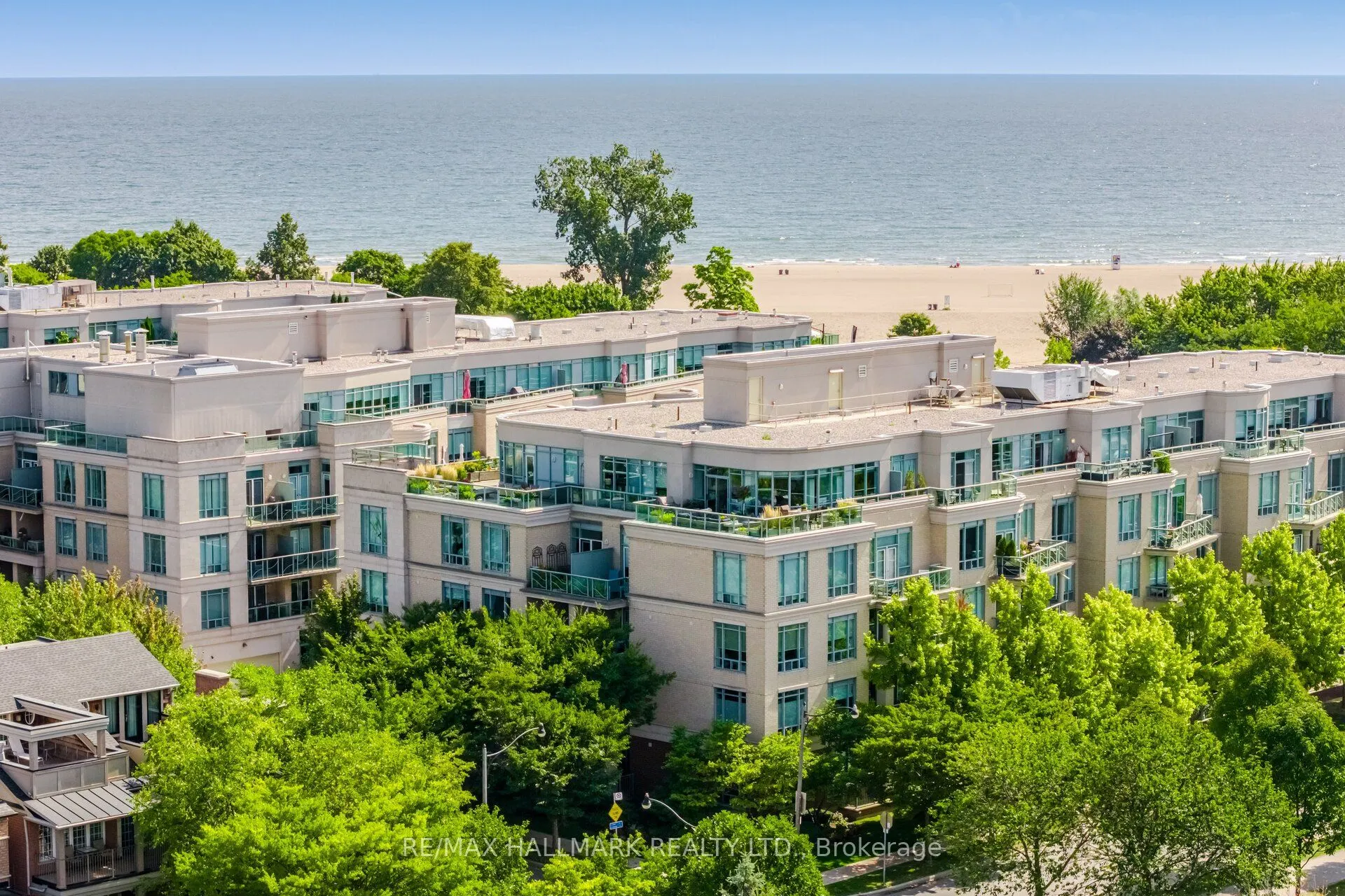9 Boardwalk Drive, #PH5