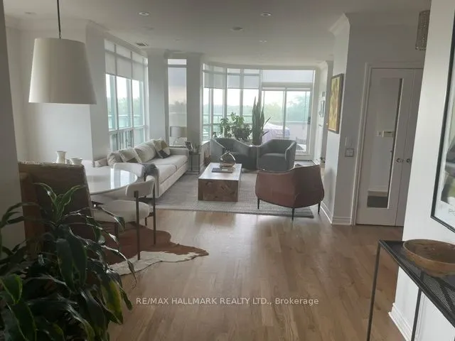 9 Boardwalk Drive, #PH5