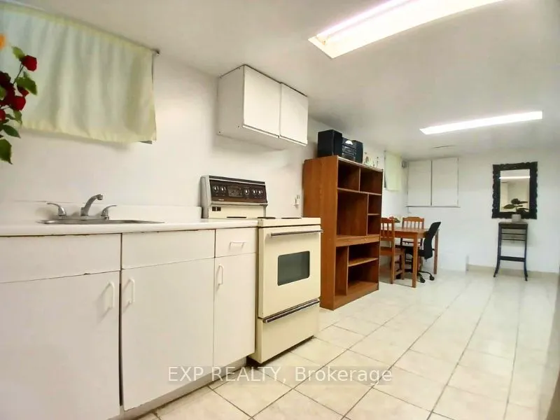 931 Pape Avenue, #Lower