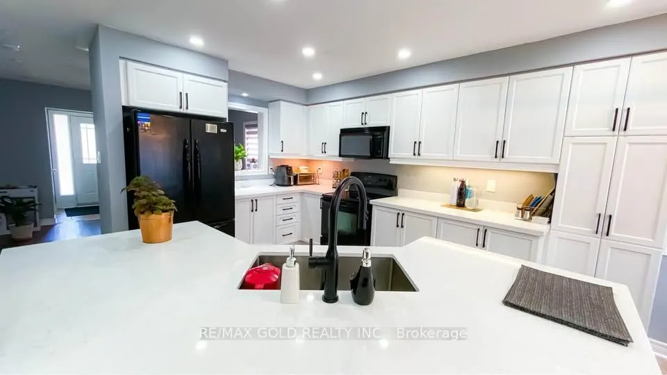 103 Whitlock Crescent