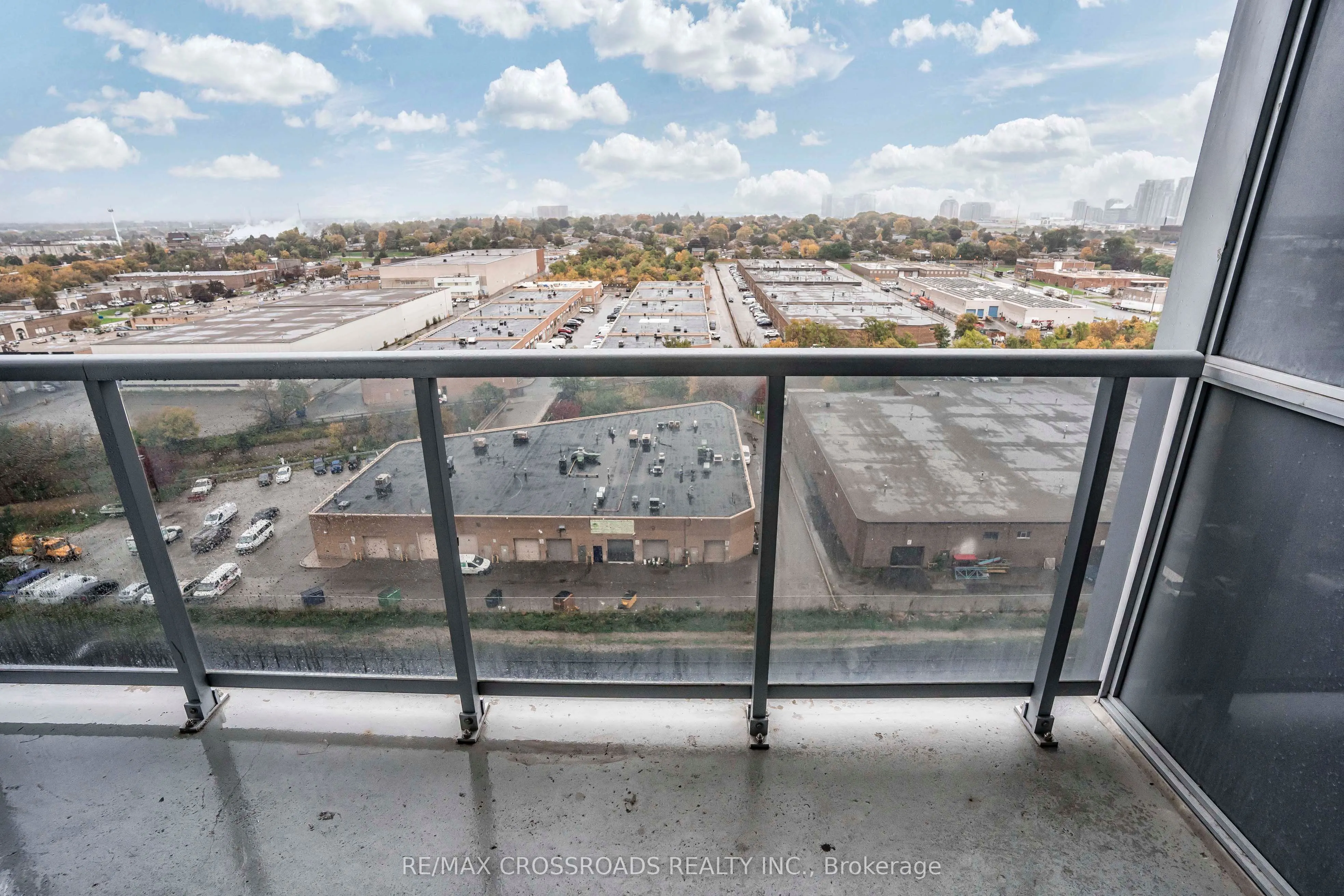 181 Village Green Square, #1321