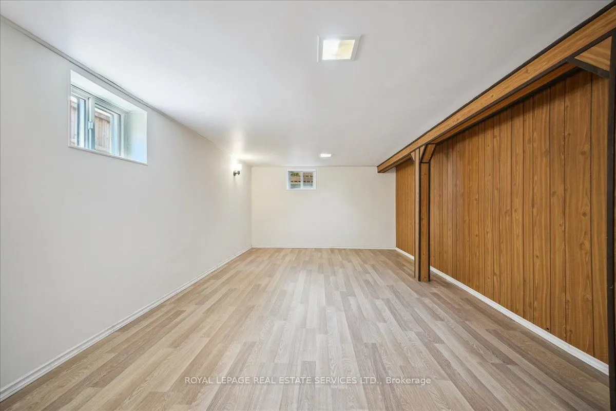 10 Mendip Crescent