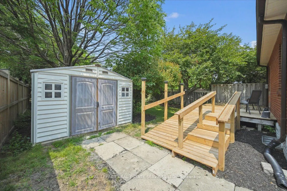10 Mendip Crescent