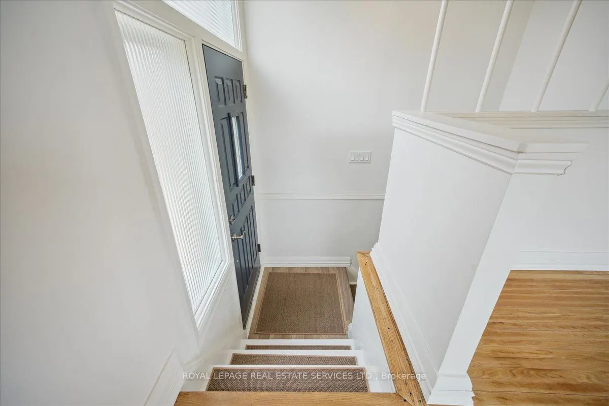 10 Mendip Crescent