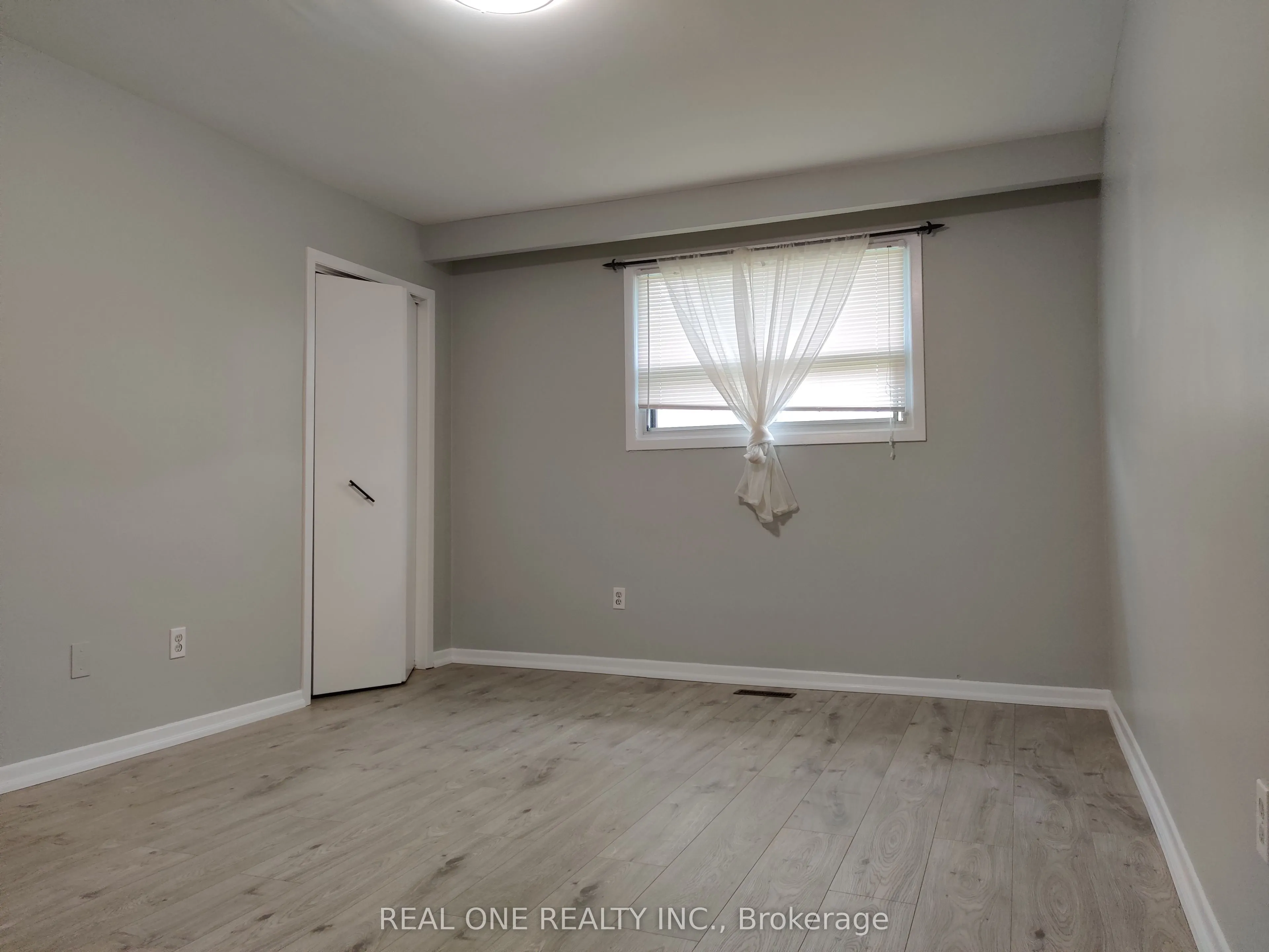 49 Corinthian Boulevard, #upper