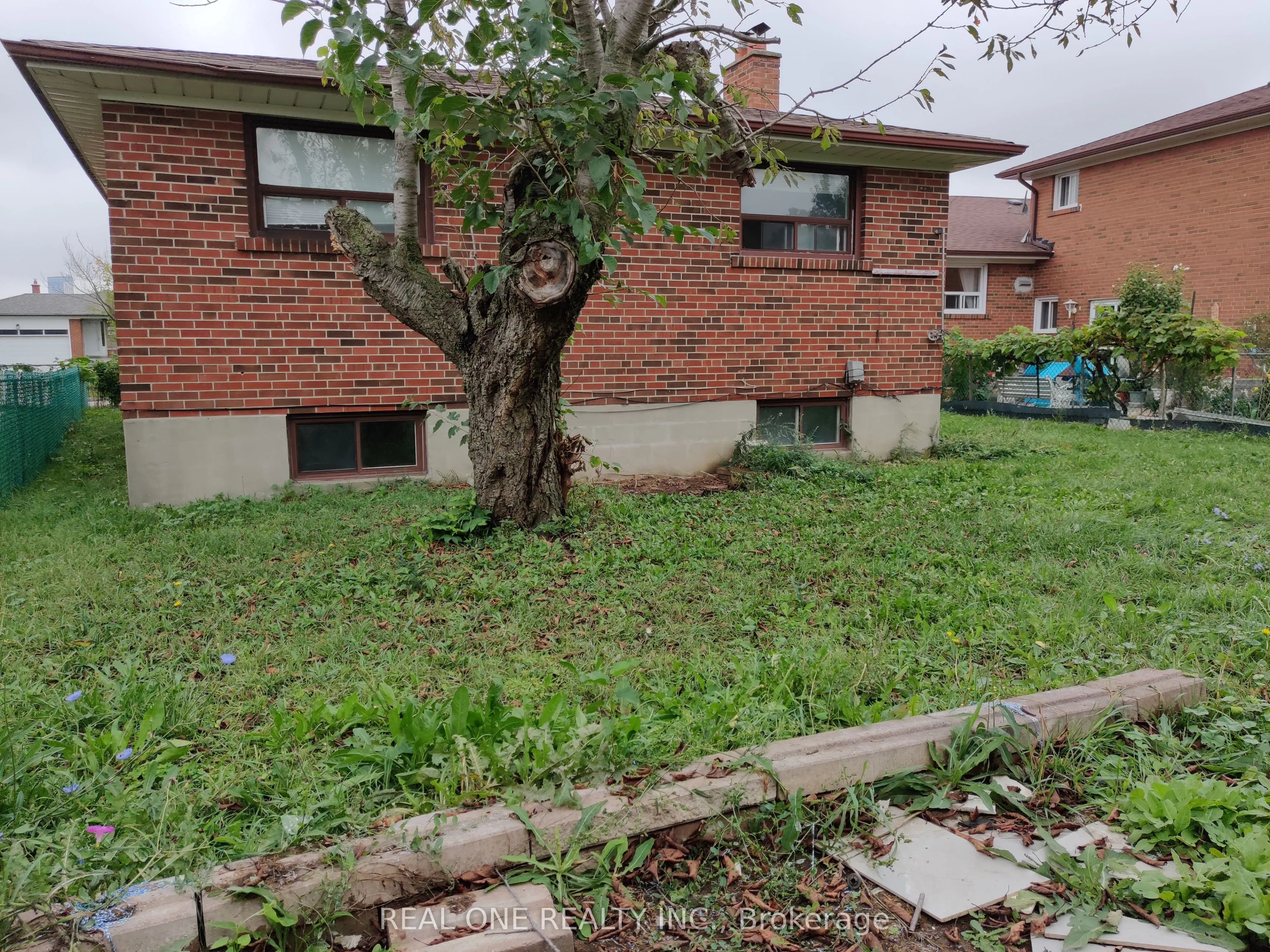 49 Corinthian Boulevard, #upper