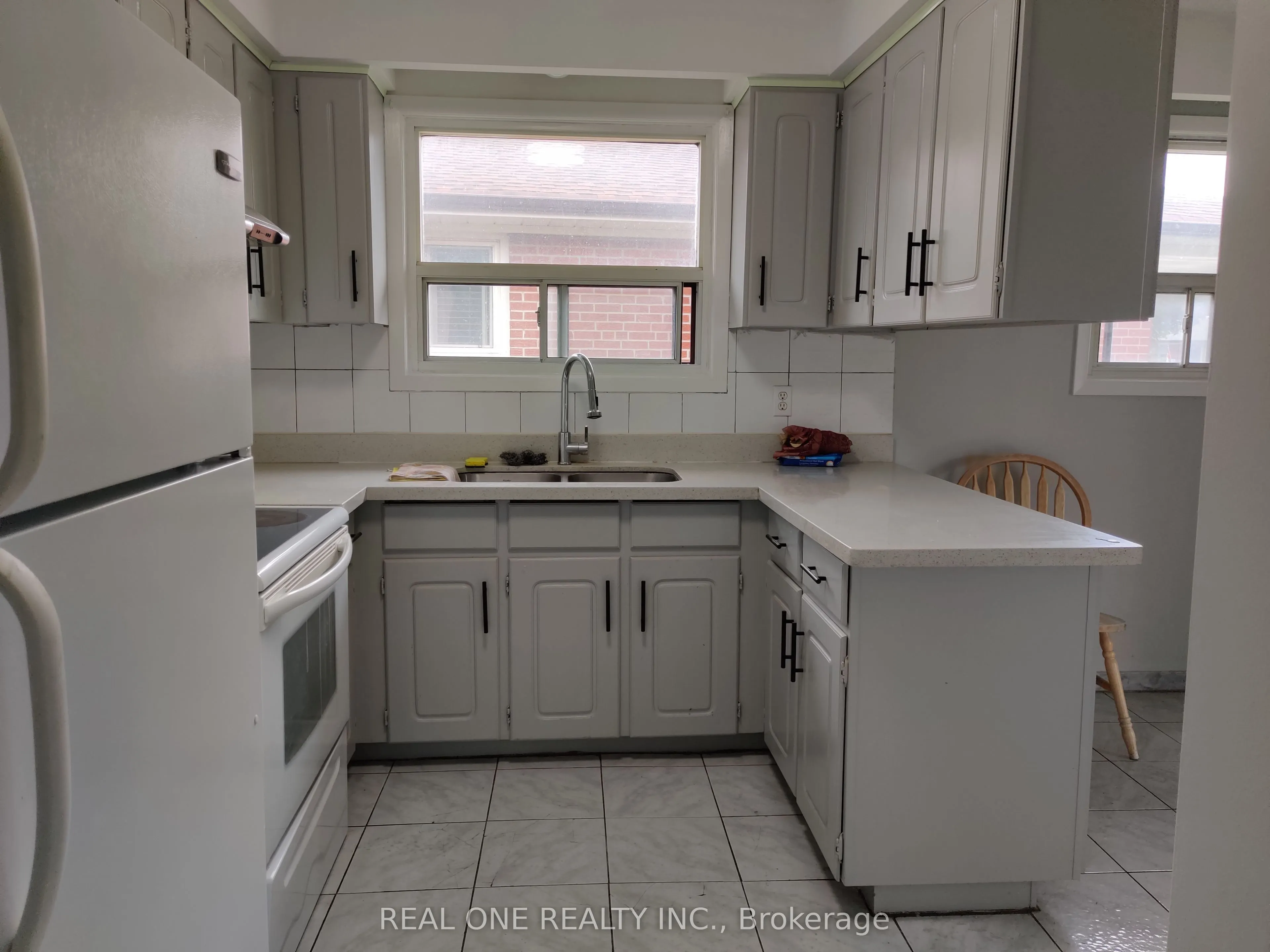 49 Corinthian Boulevard, #upper