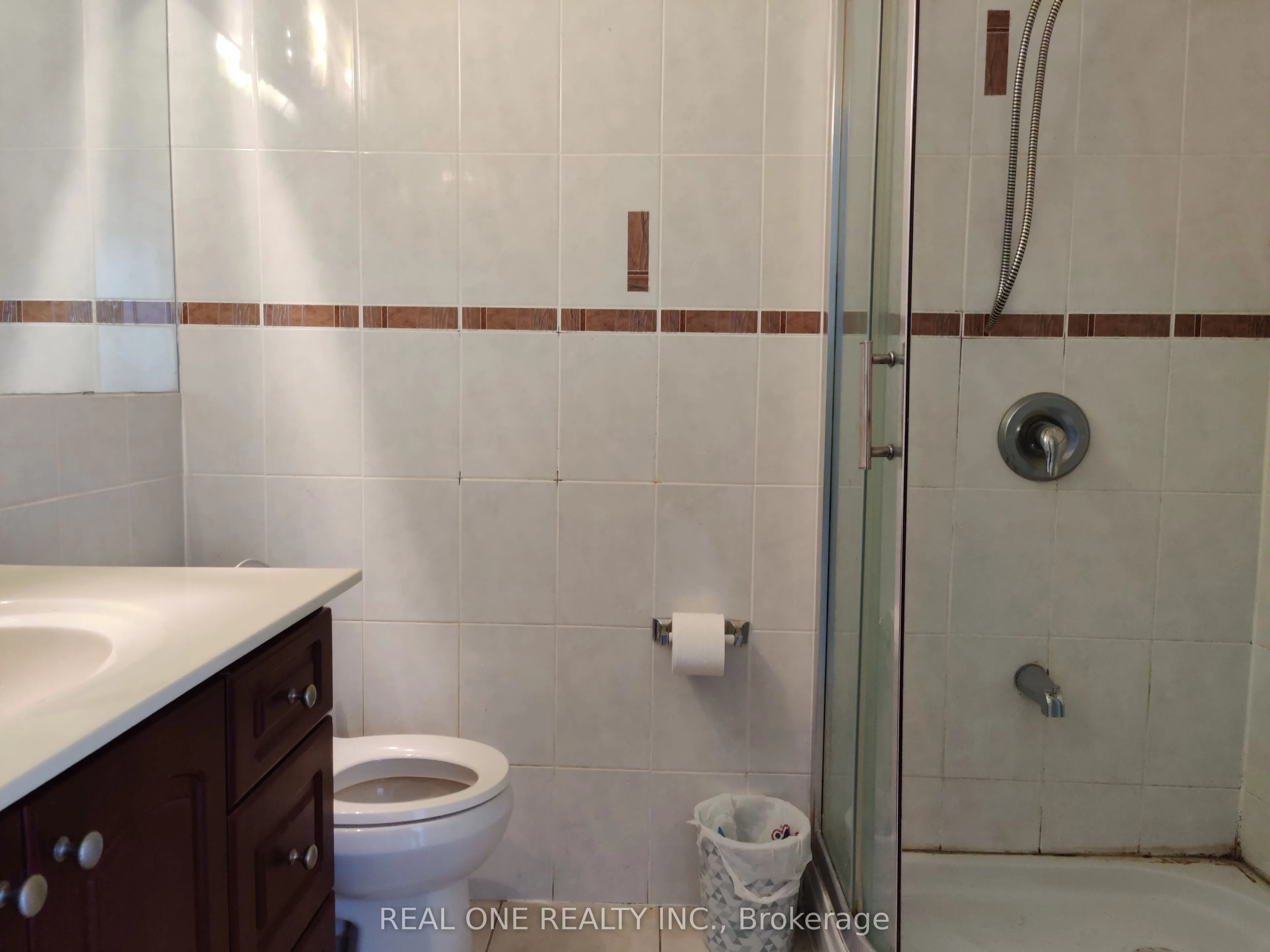 49 Corinthian Boulevard, #upper