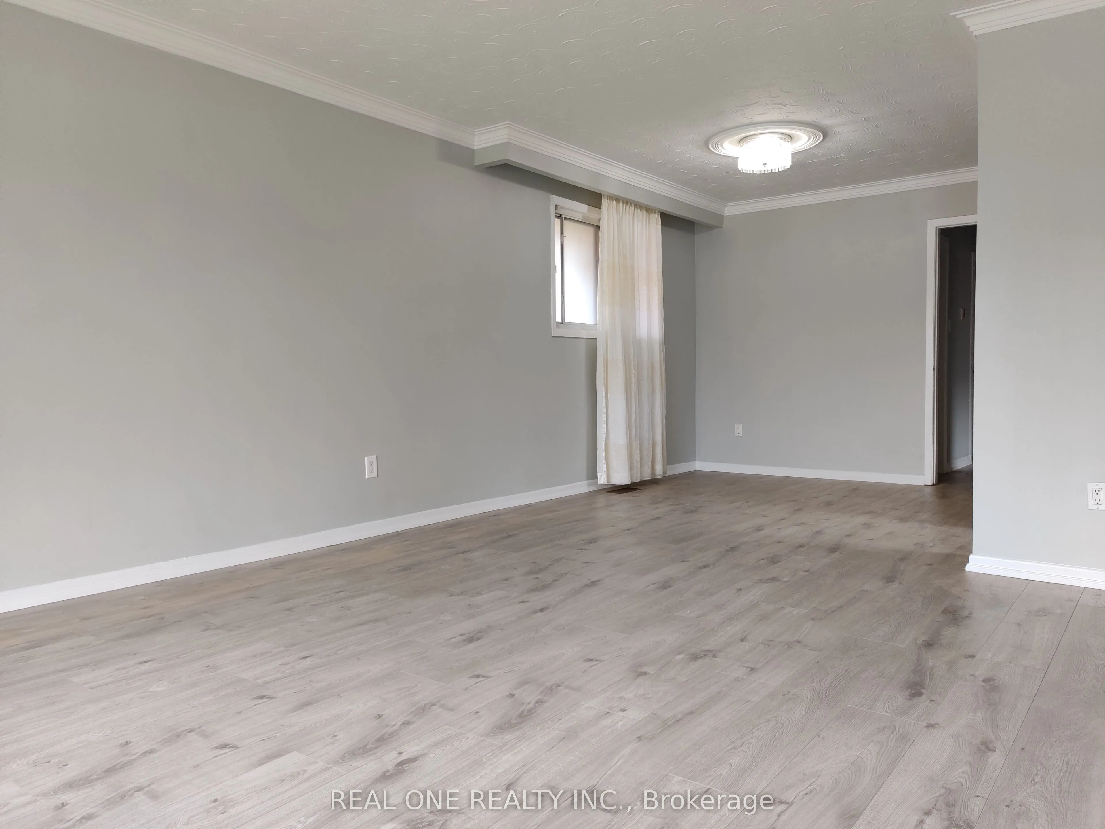 49 Corinthian Boulevard, #upper