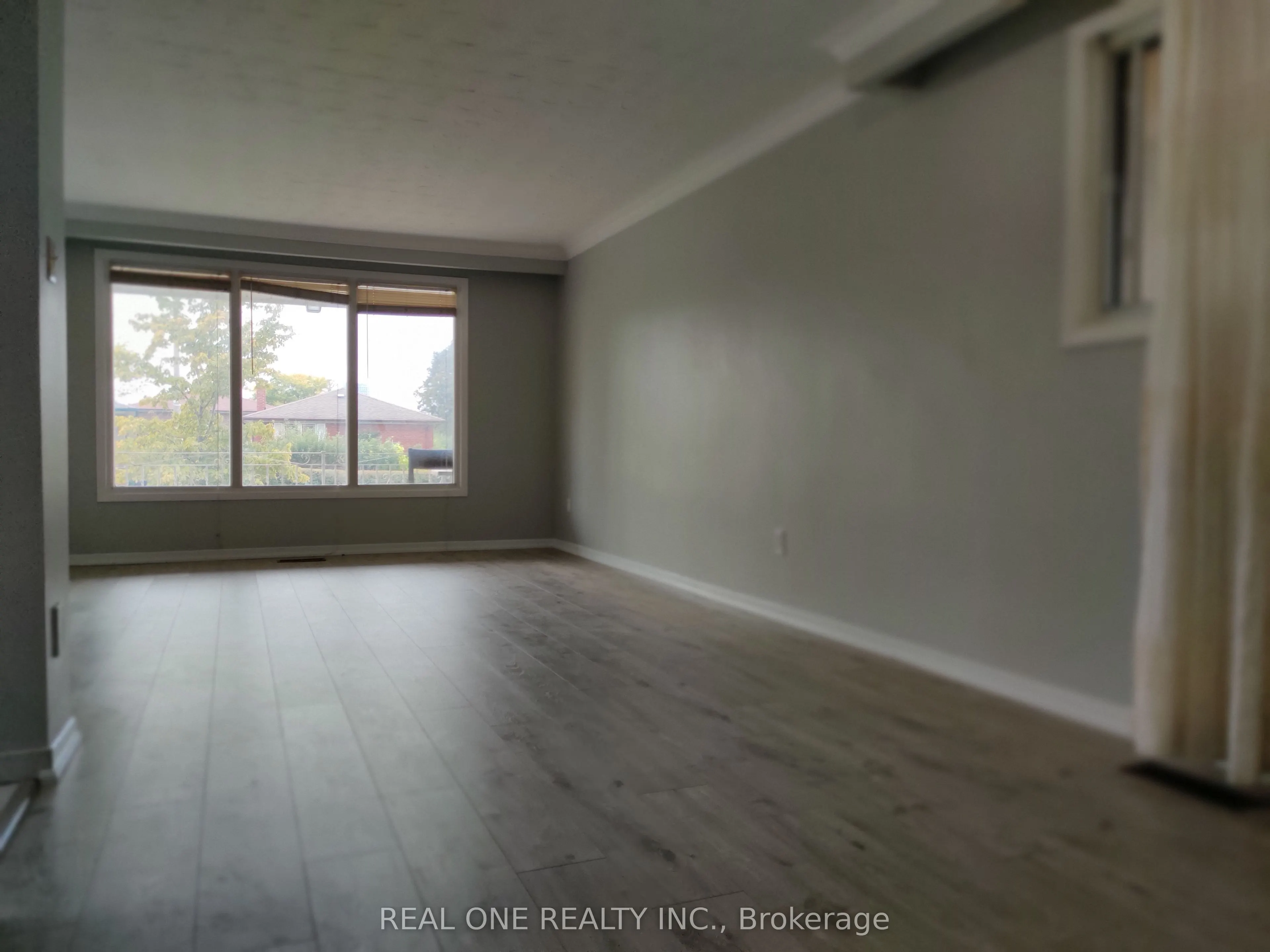 49 Corinthian Boulevard, #upper