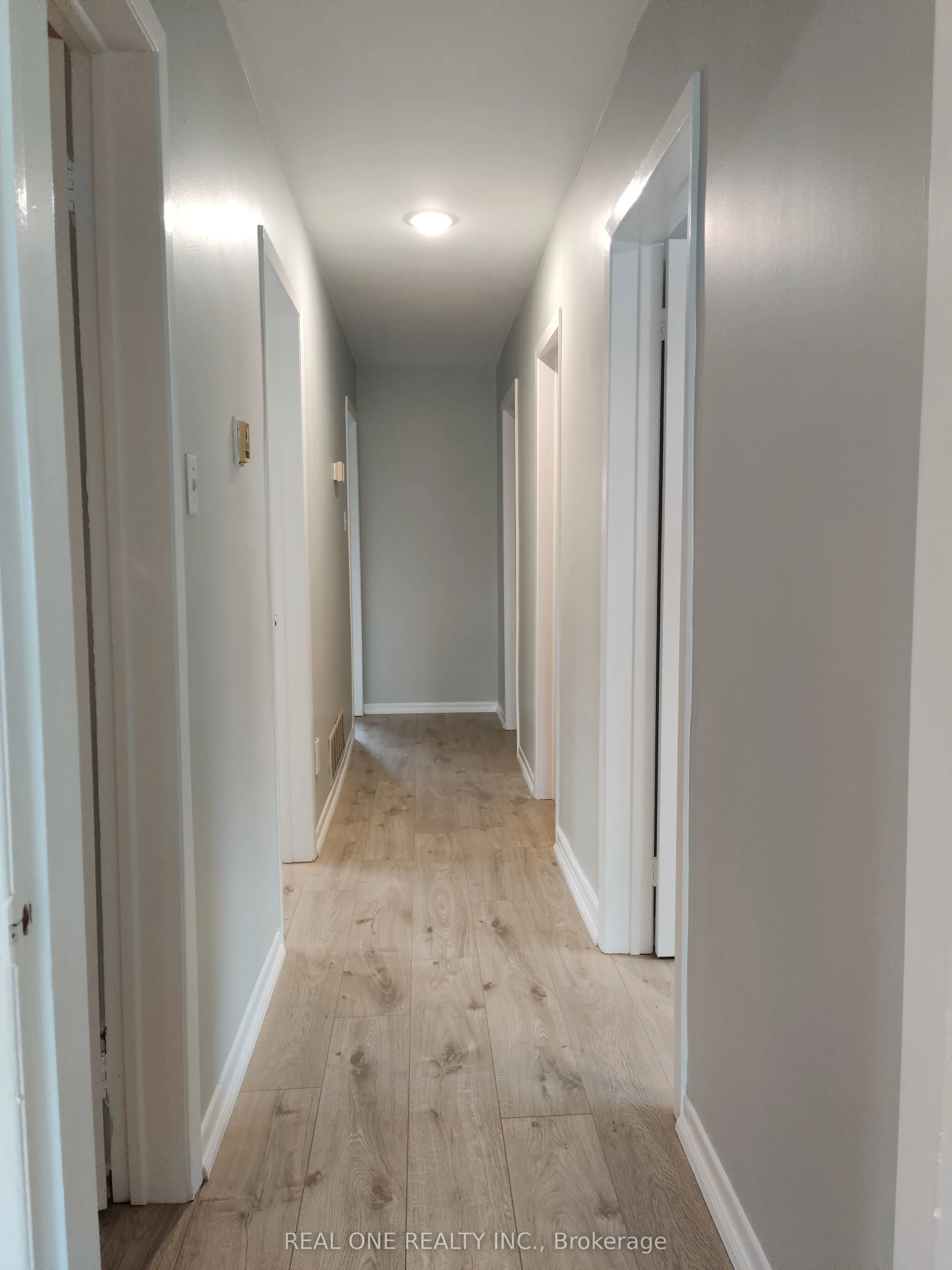 49 Corinthian Boulevard, #upper