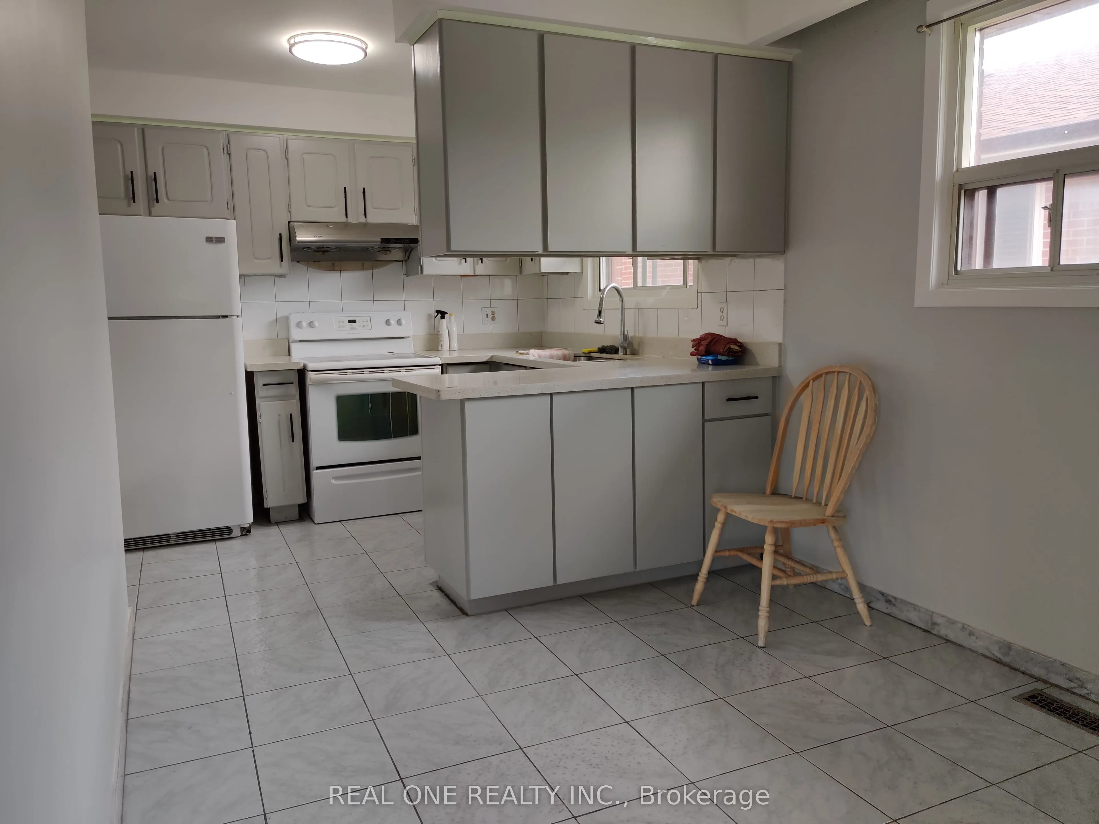 49 Corinthian Boulevard, #upper