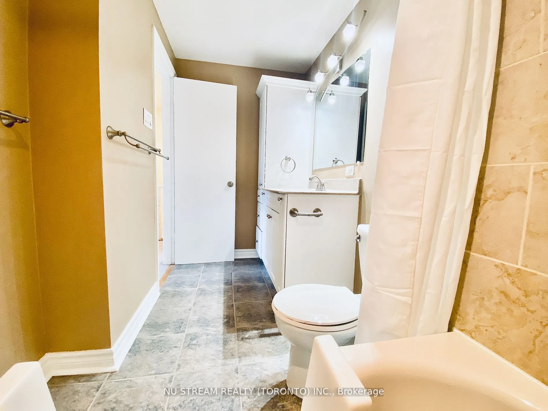 2020 Pharmacy Avenue, #2
