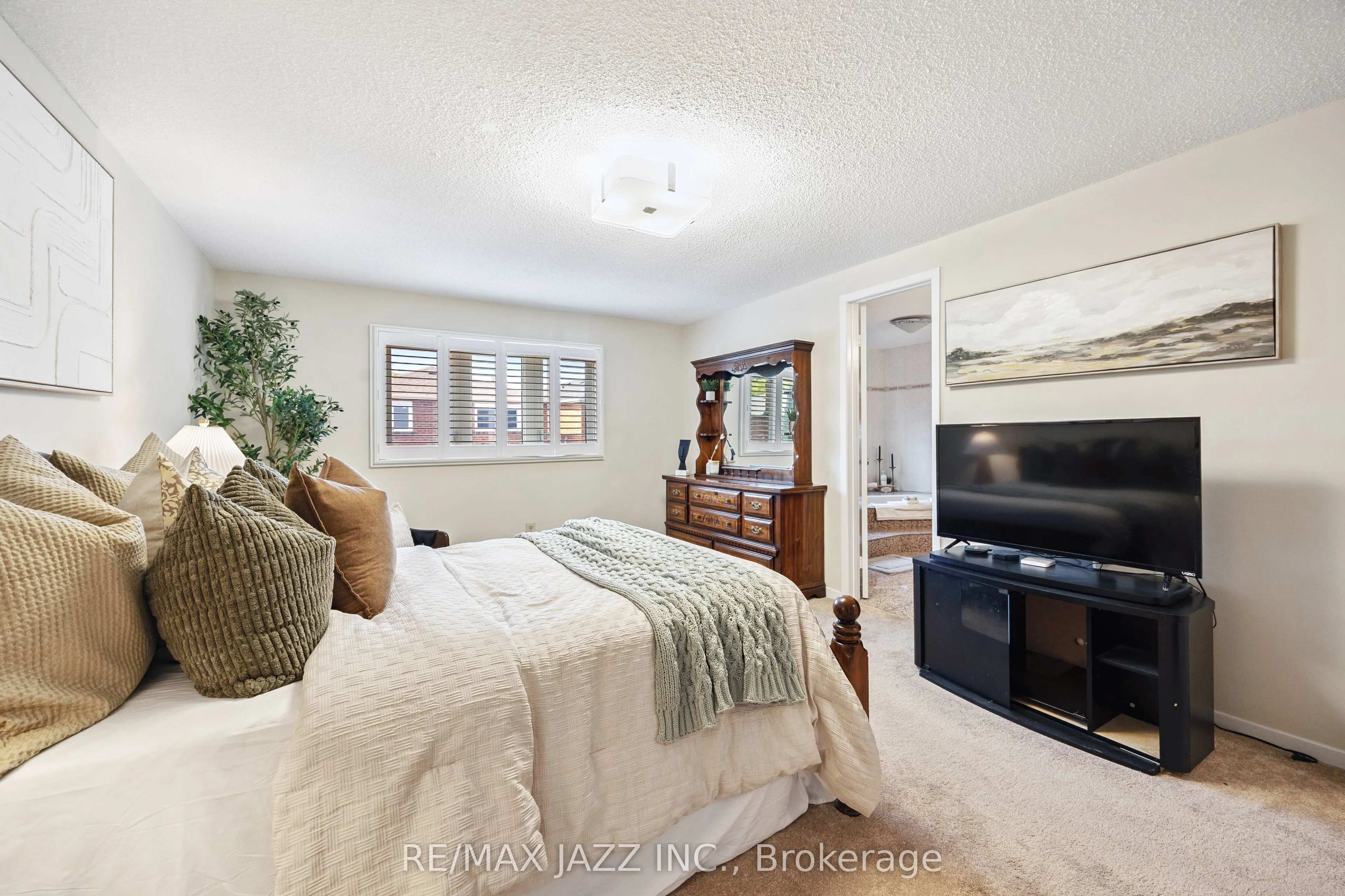 14 Grover Drive