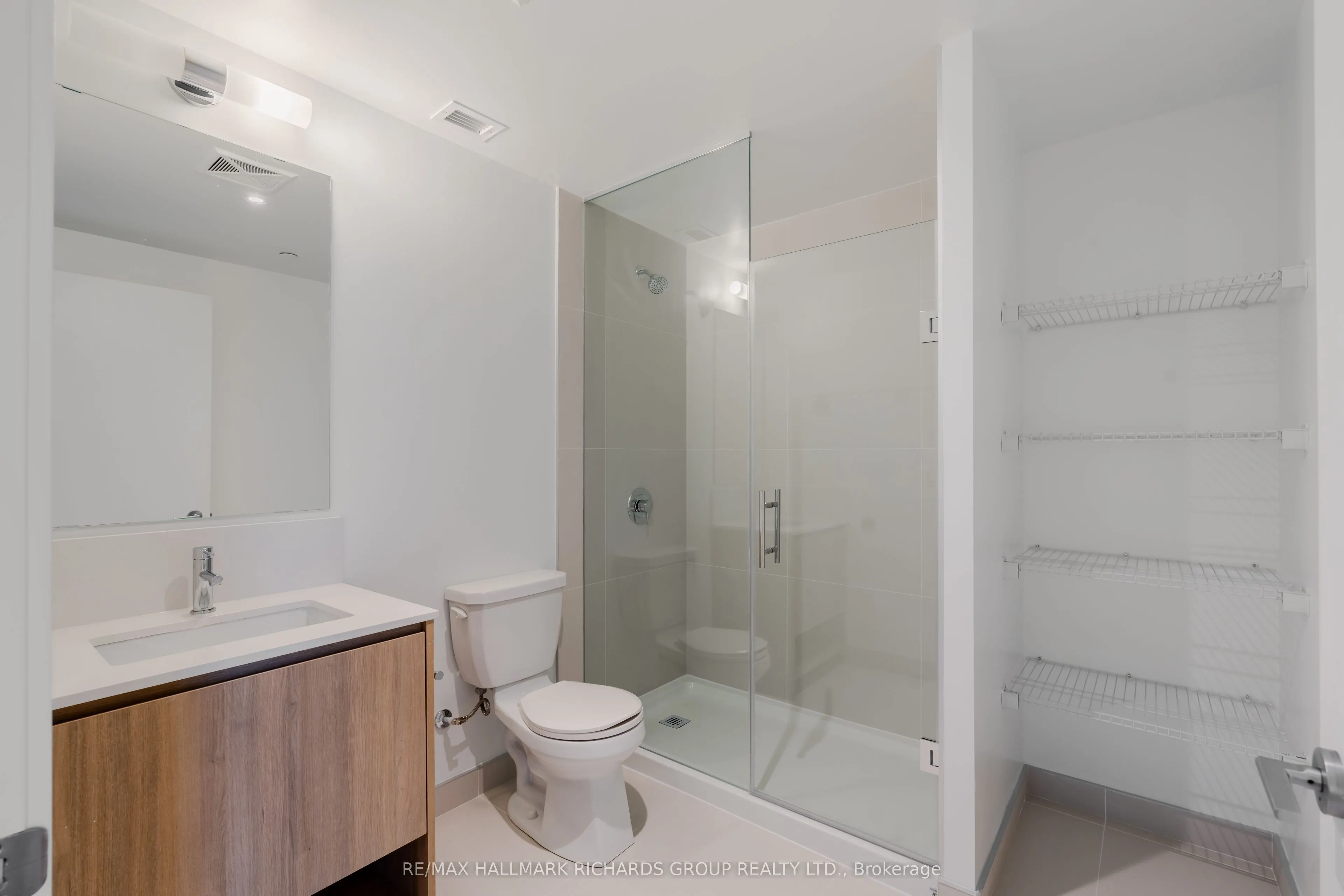1161 Kingston Road, #402