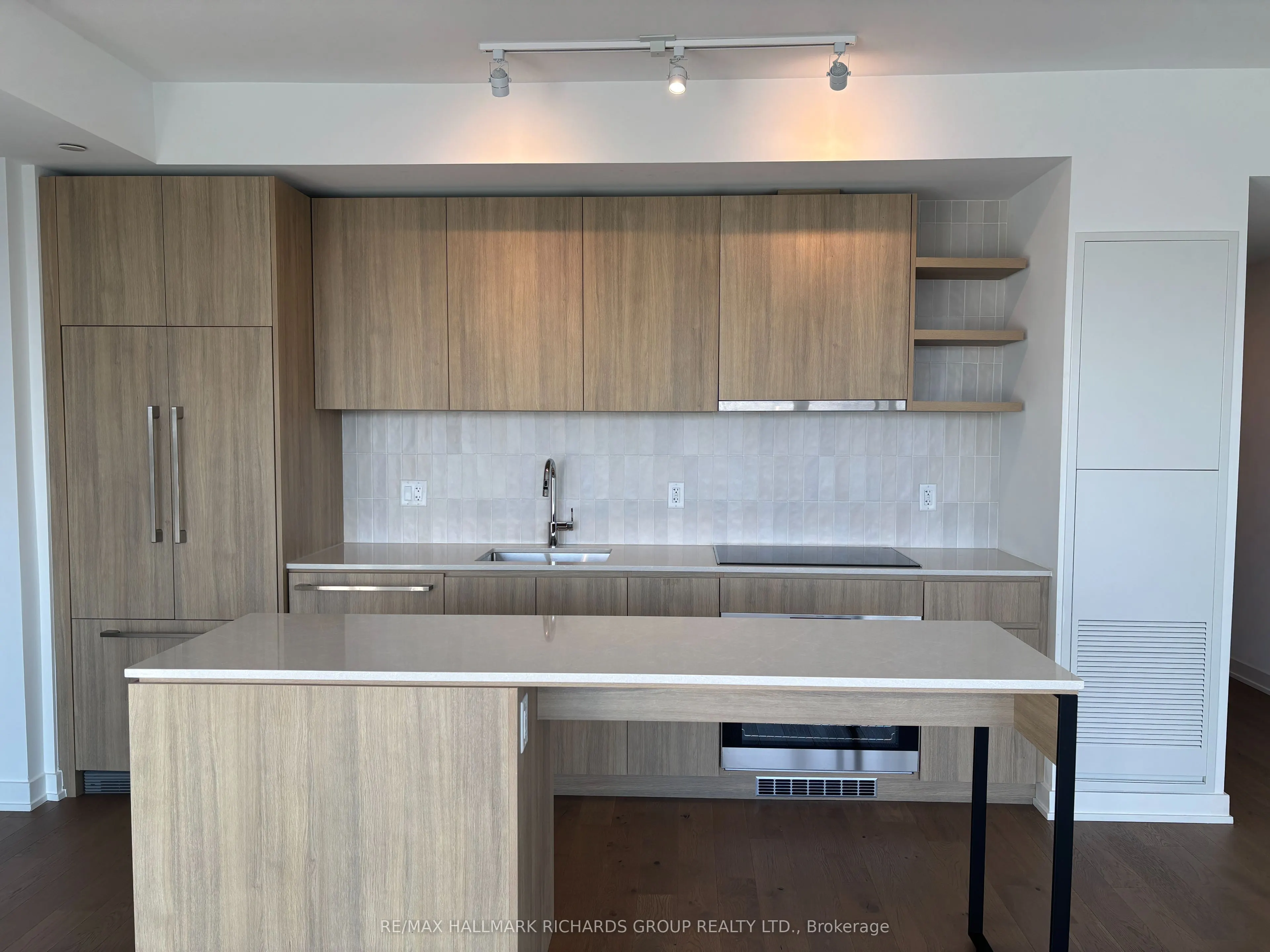 1161 Kingston Road, #402