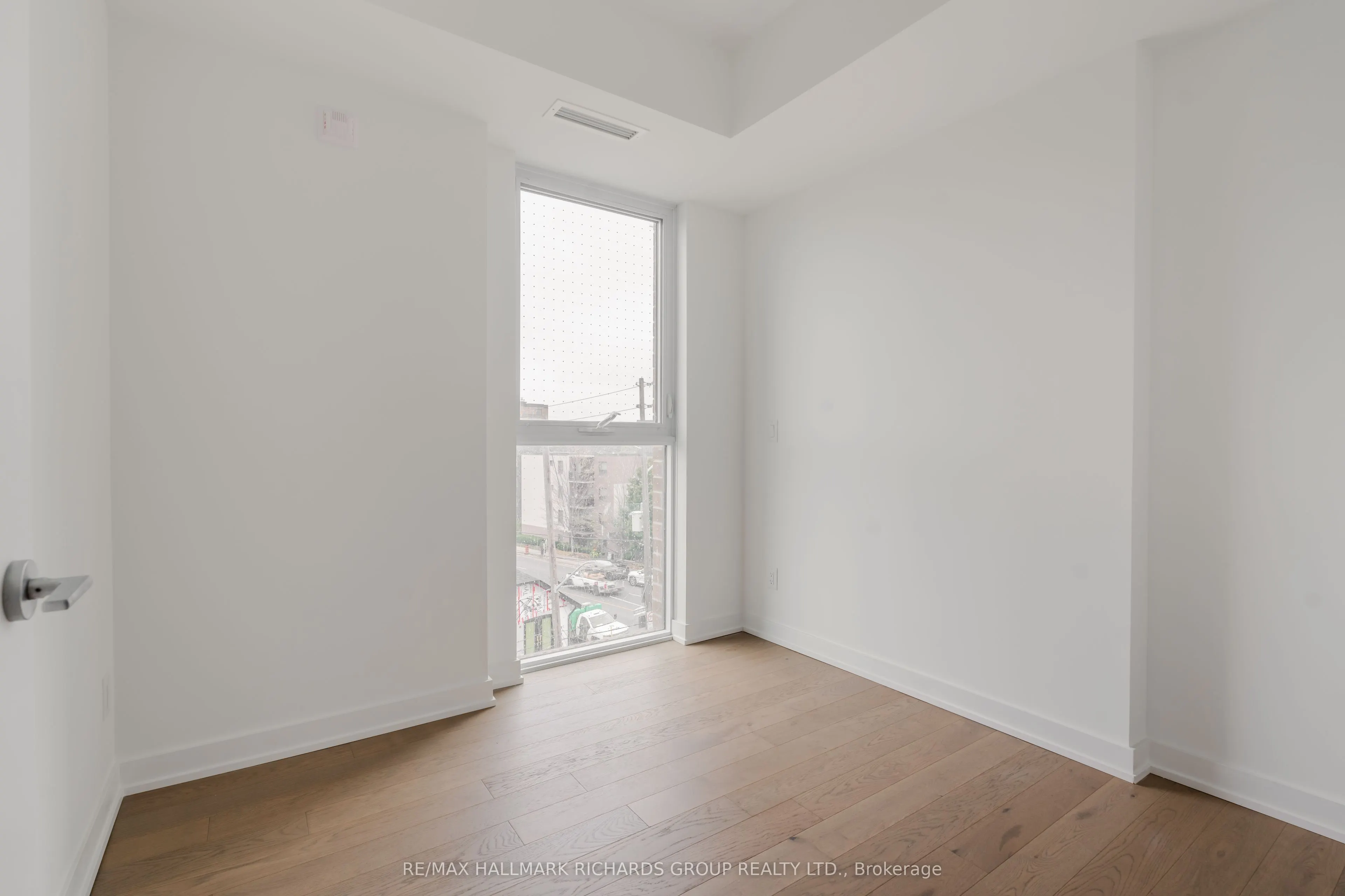 1161 Kingston Road, #402