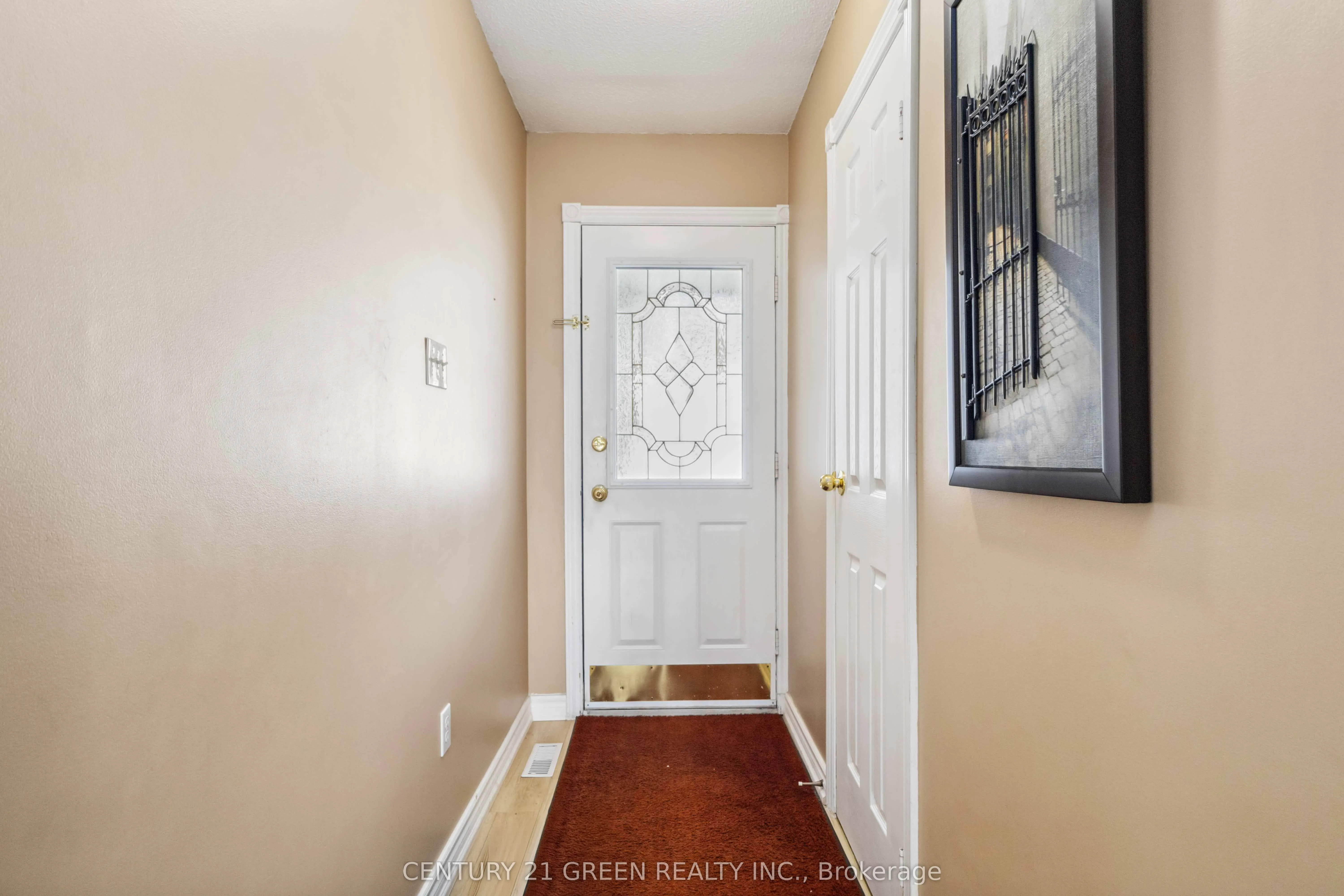 662 Grandview Drive, #Main & 2nd Floor