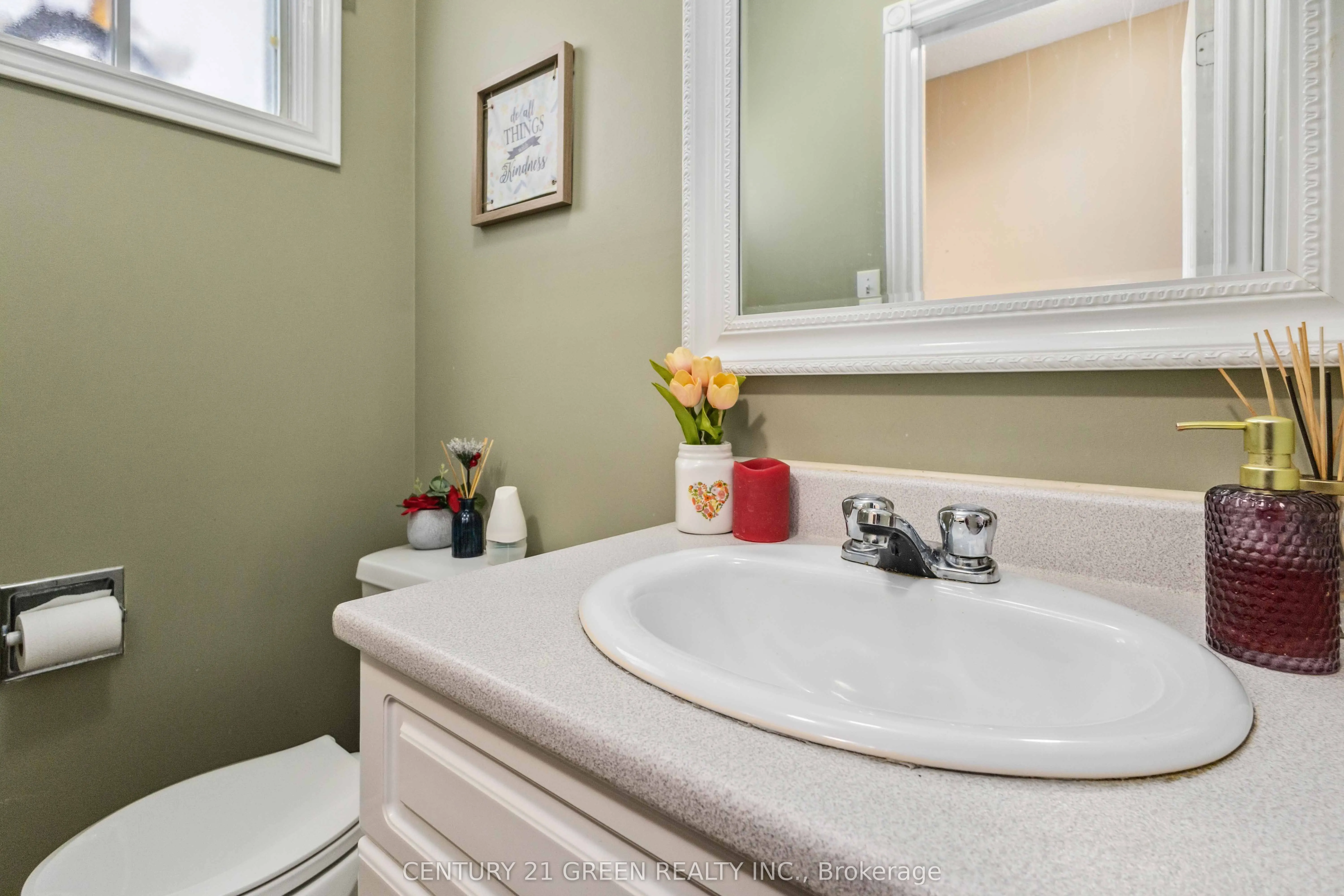 662 Grandview Drive, #Main & 2nd Floor