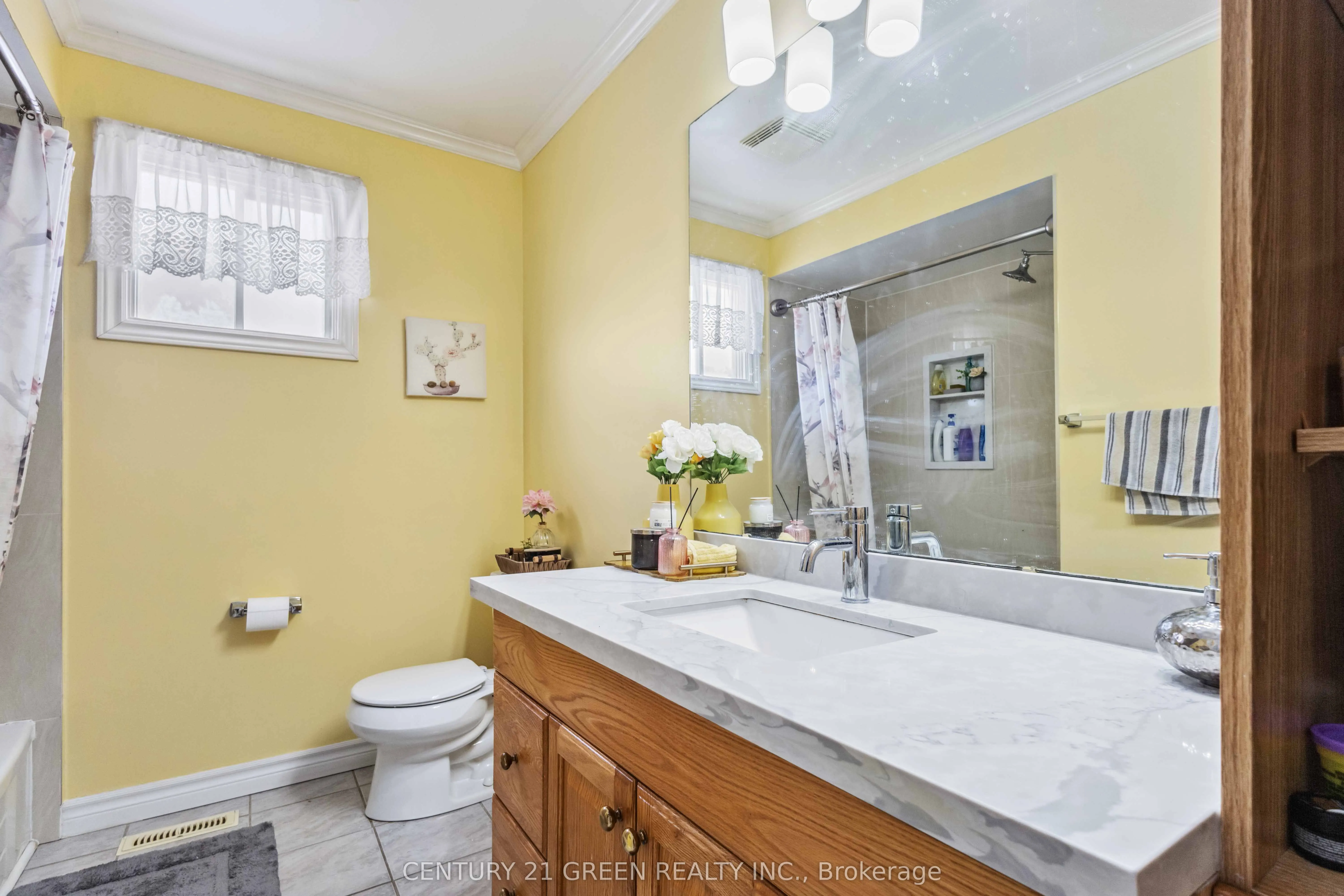 662 Grandview Drive, #Main & 2nd Floor