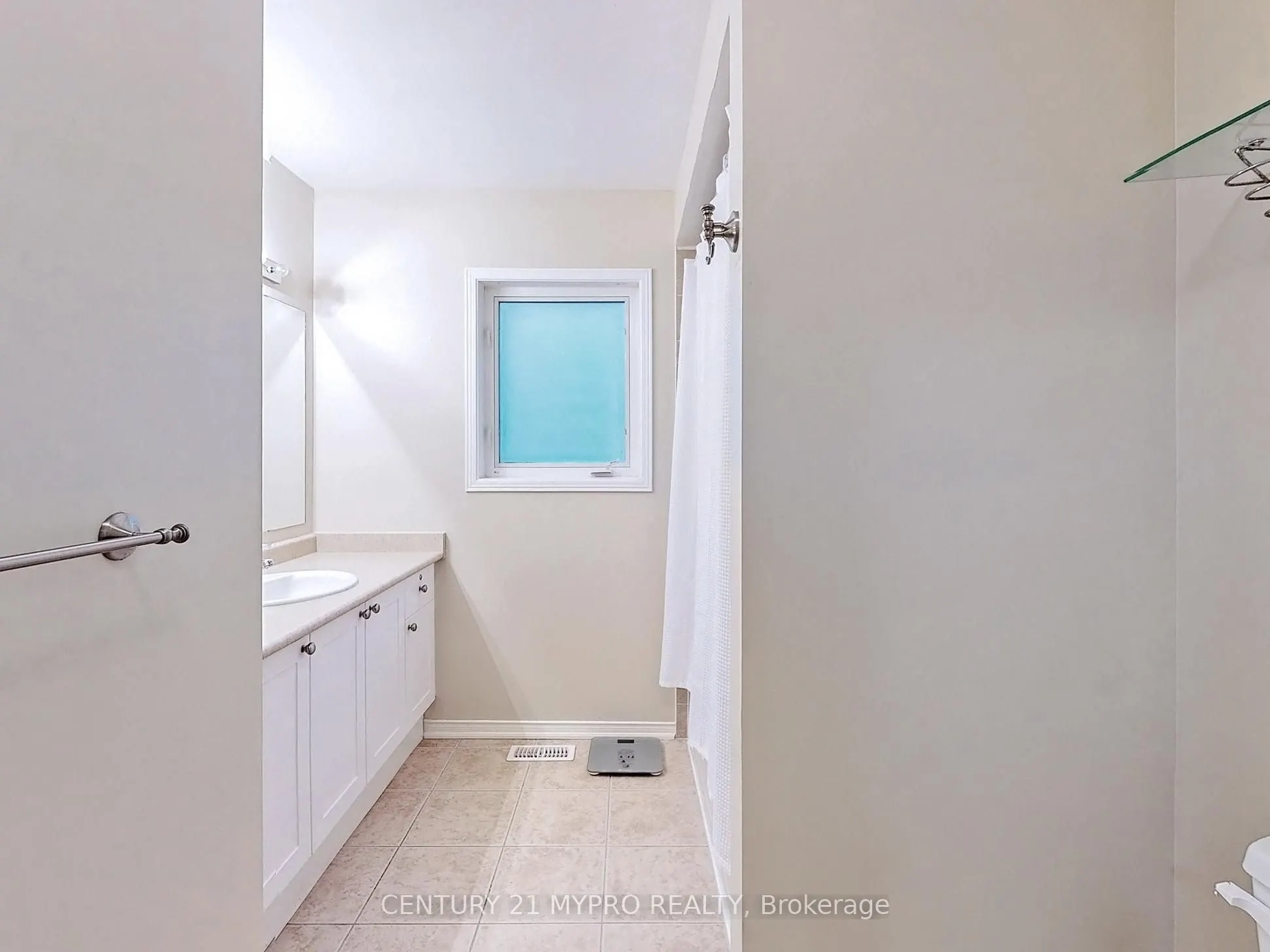 12 Cree Drive