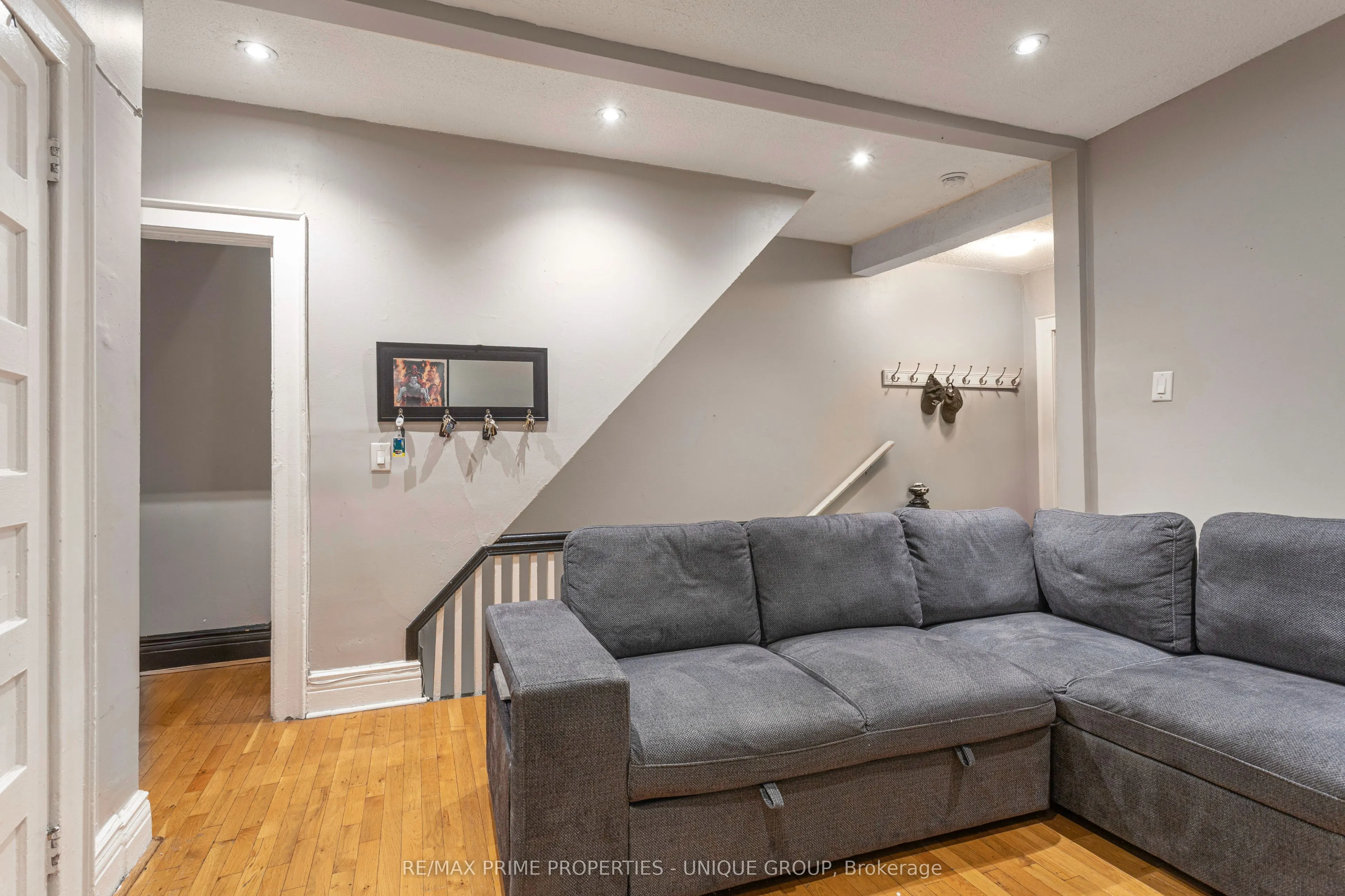 1316 Queen Street E, #Upper